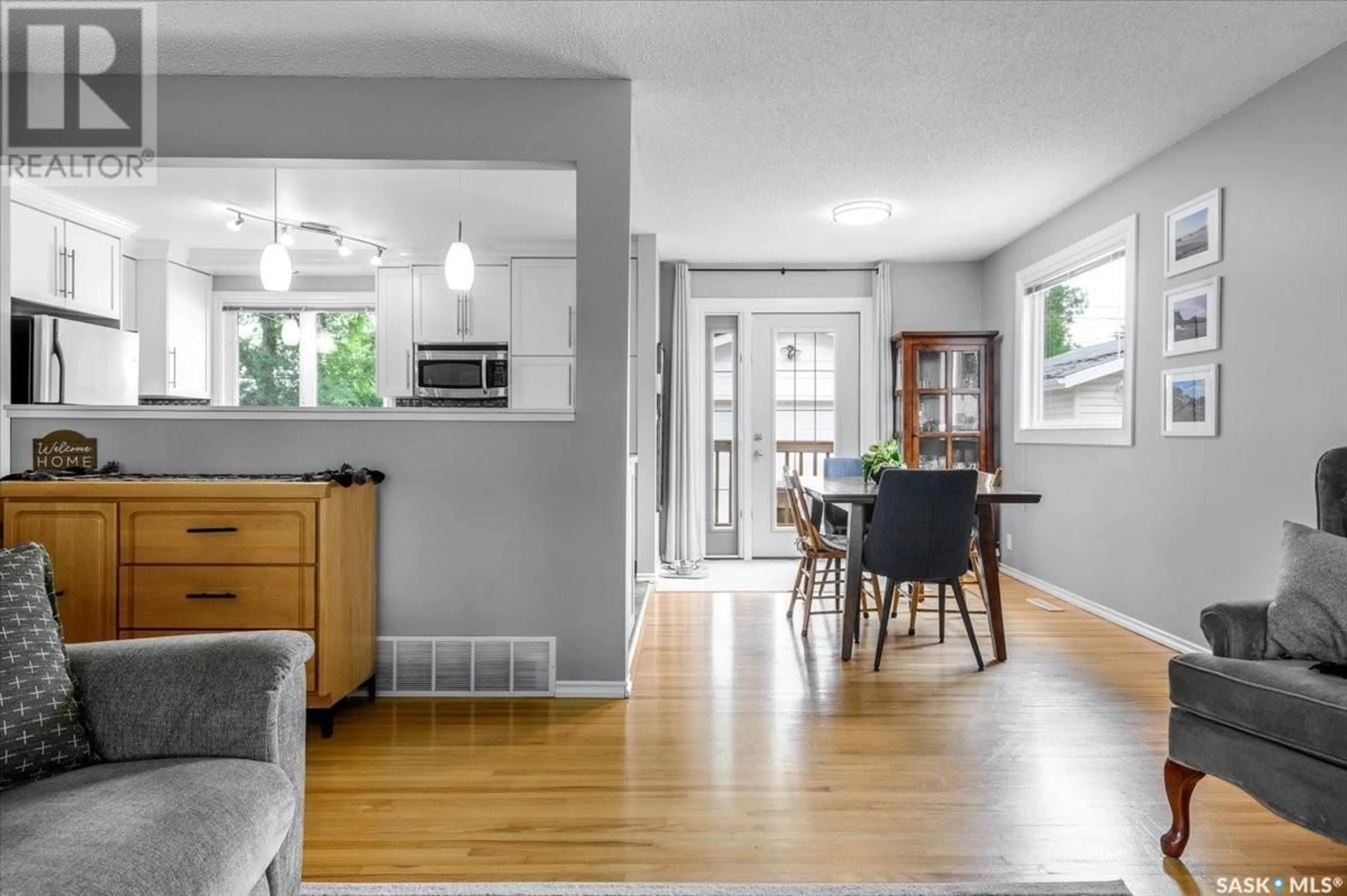 Open concept kitchen, unknown for 3542 QUEEN STREET, Regina Saskatchewan S4S2G3