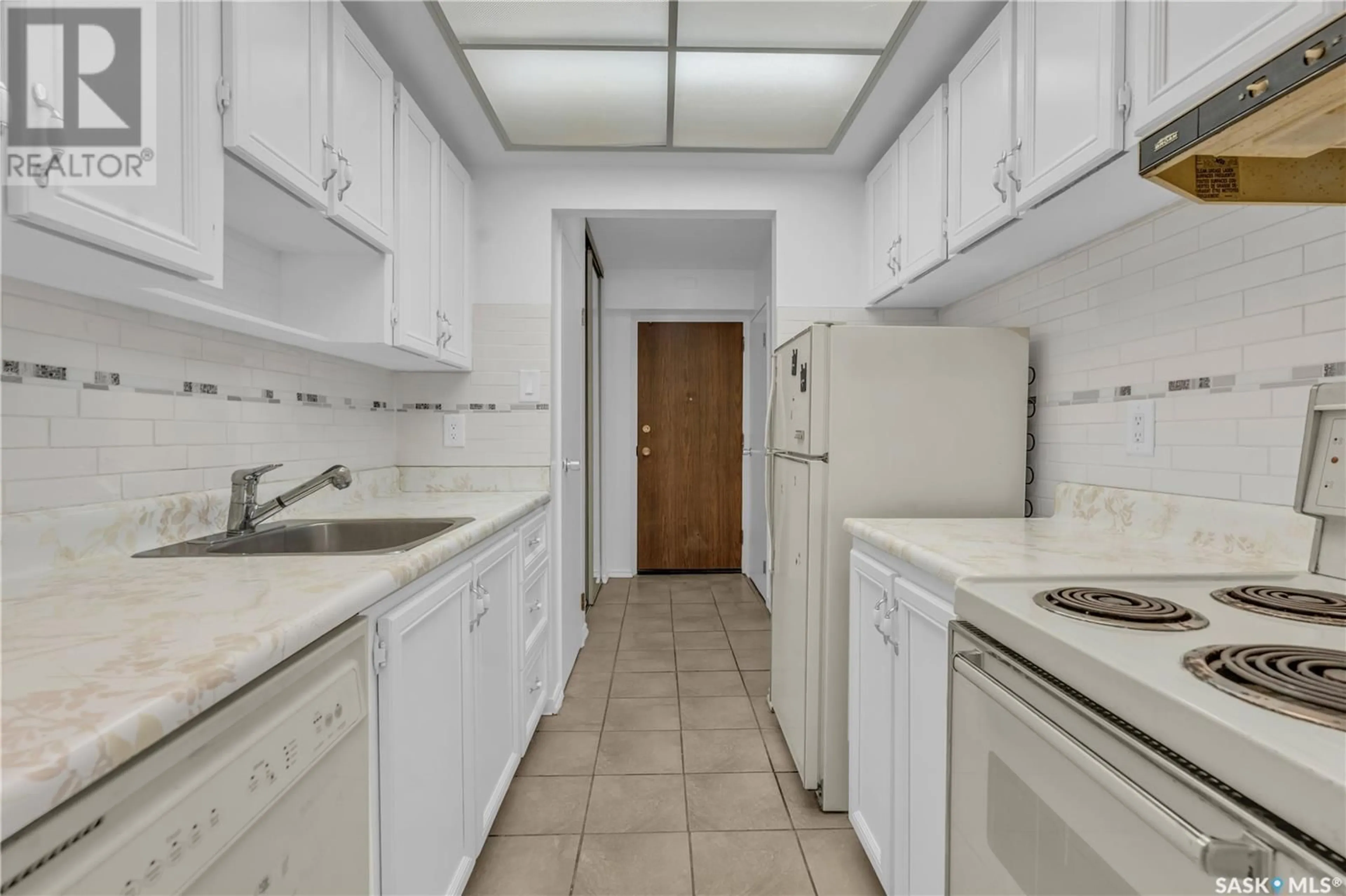 Standard kitchen, ceramic/tile floor for 210 - 2830 GORDON ROAD, Regina Saskatchewan S4S6A1