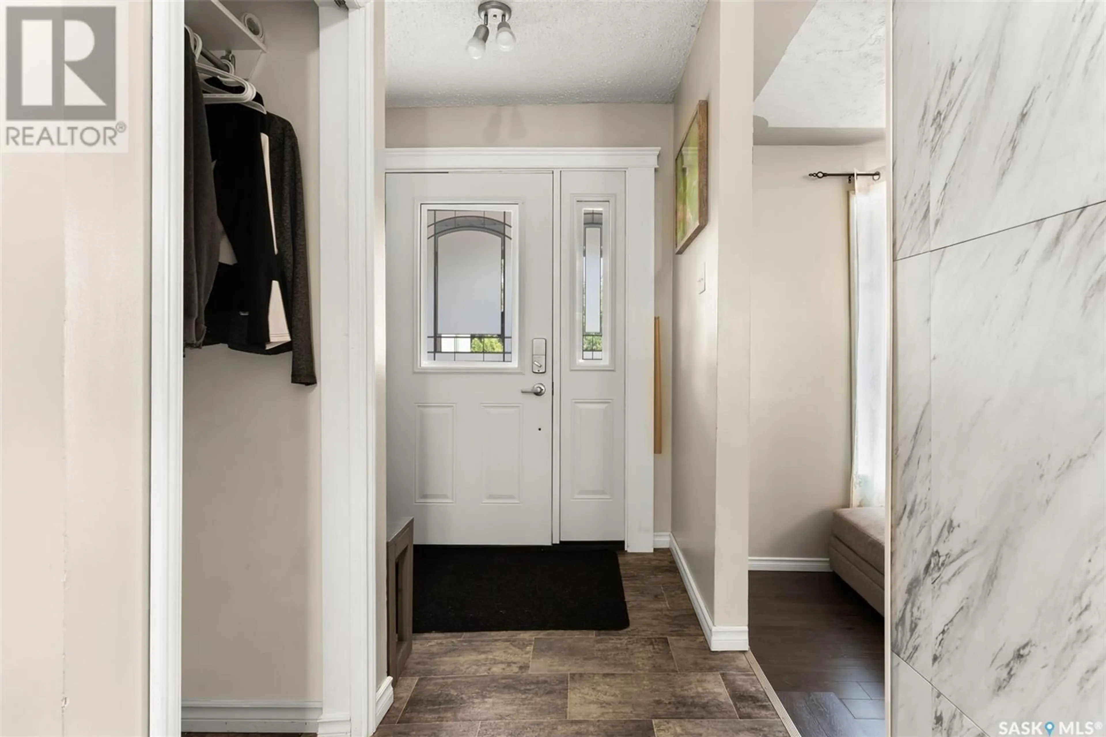 Indoor entryway for 348 ARTHUR STREET, Regina Saskatchewan S4R4X2
