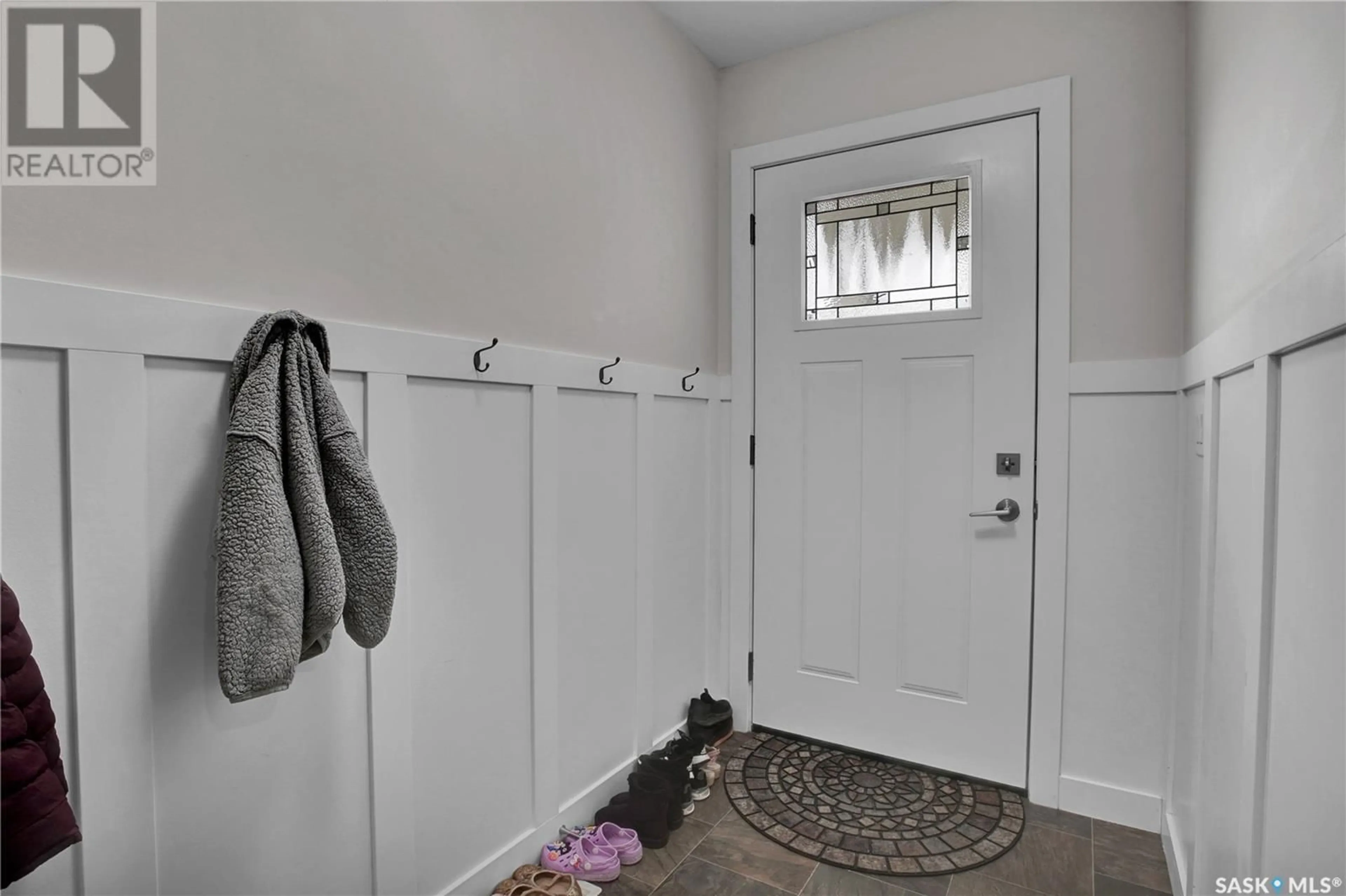 Indoor entryway for 1071 KOLYNCHUK CRESCENT, Saskatoon Saskatchewan S7T0V9