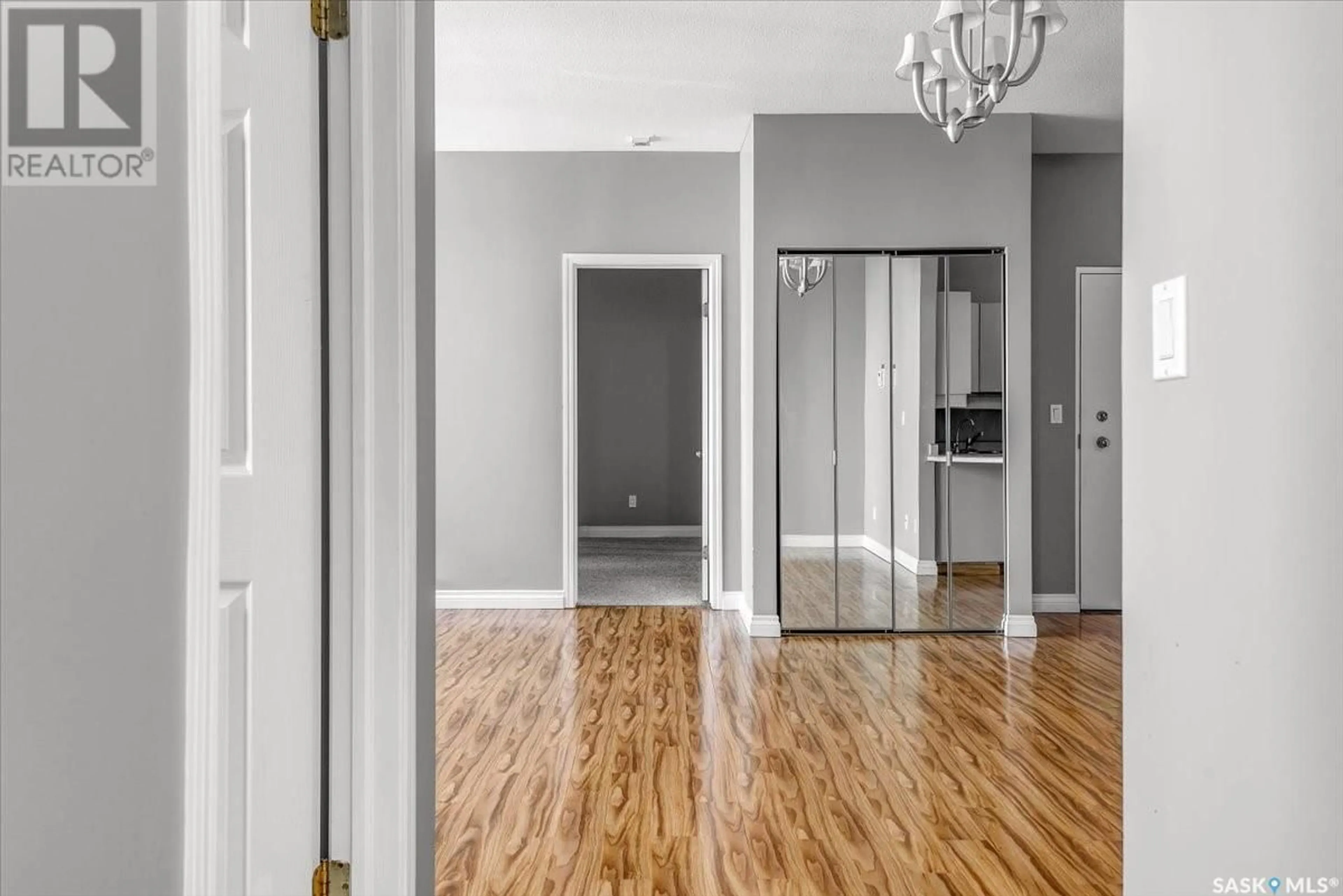 Indoor entryway for 801 - 1867 HAMILTON STREET, Regina Saskatchewan S4P2C2