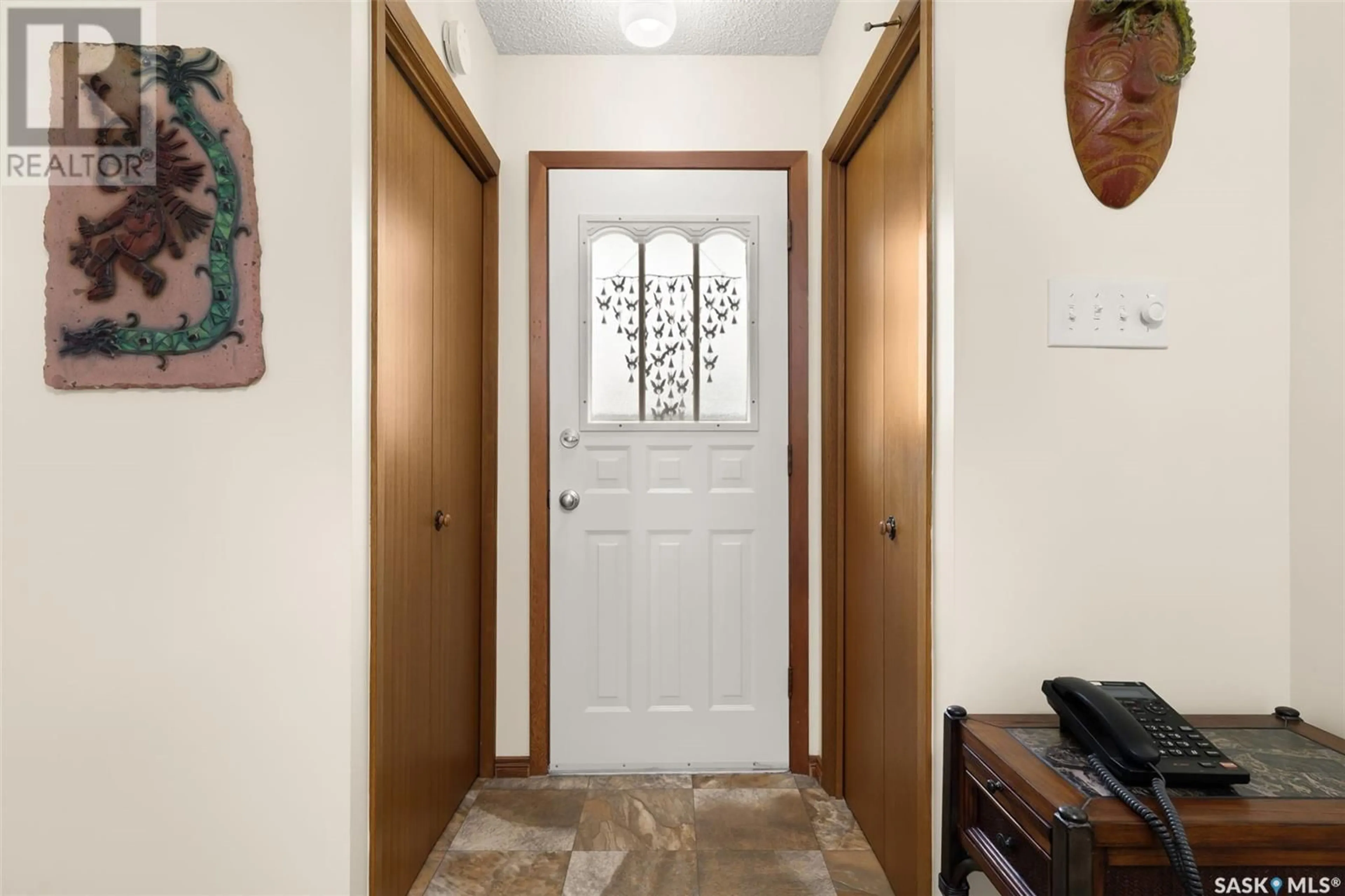Indoor entryway for 3304 PERRY AVENUE, Regina Saskatchewan S4R3H8