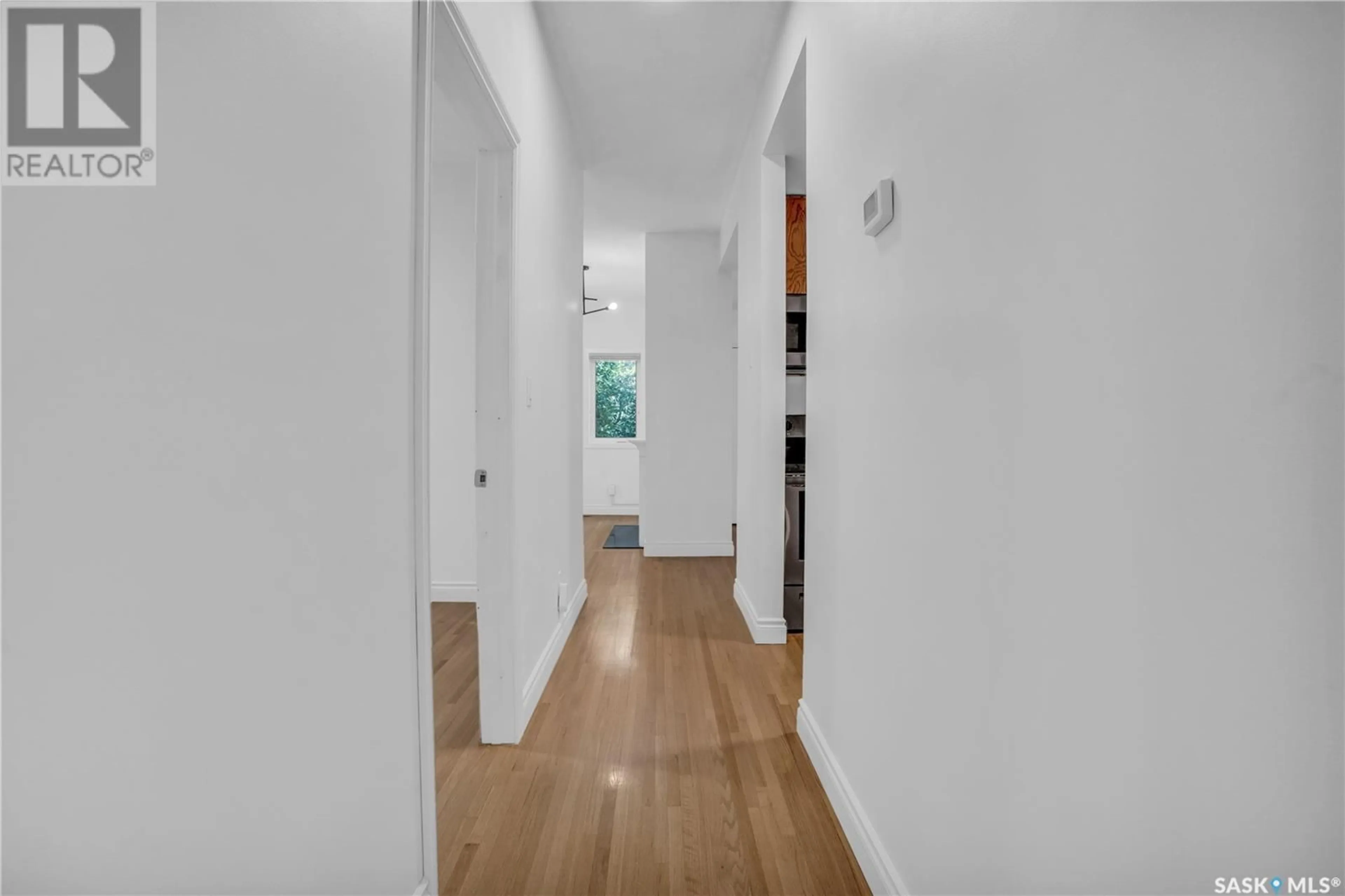 Indoor foyer for 7 2935 VICTORIA AVENUE, Regina Saskatchewan S4T1K8