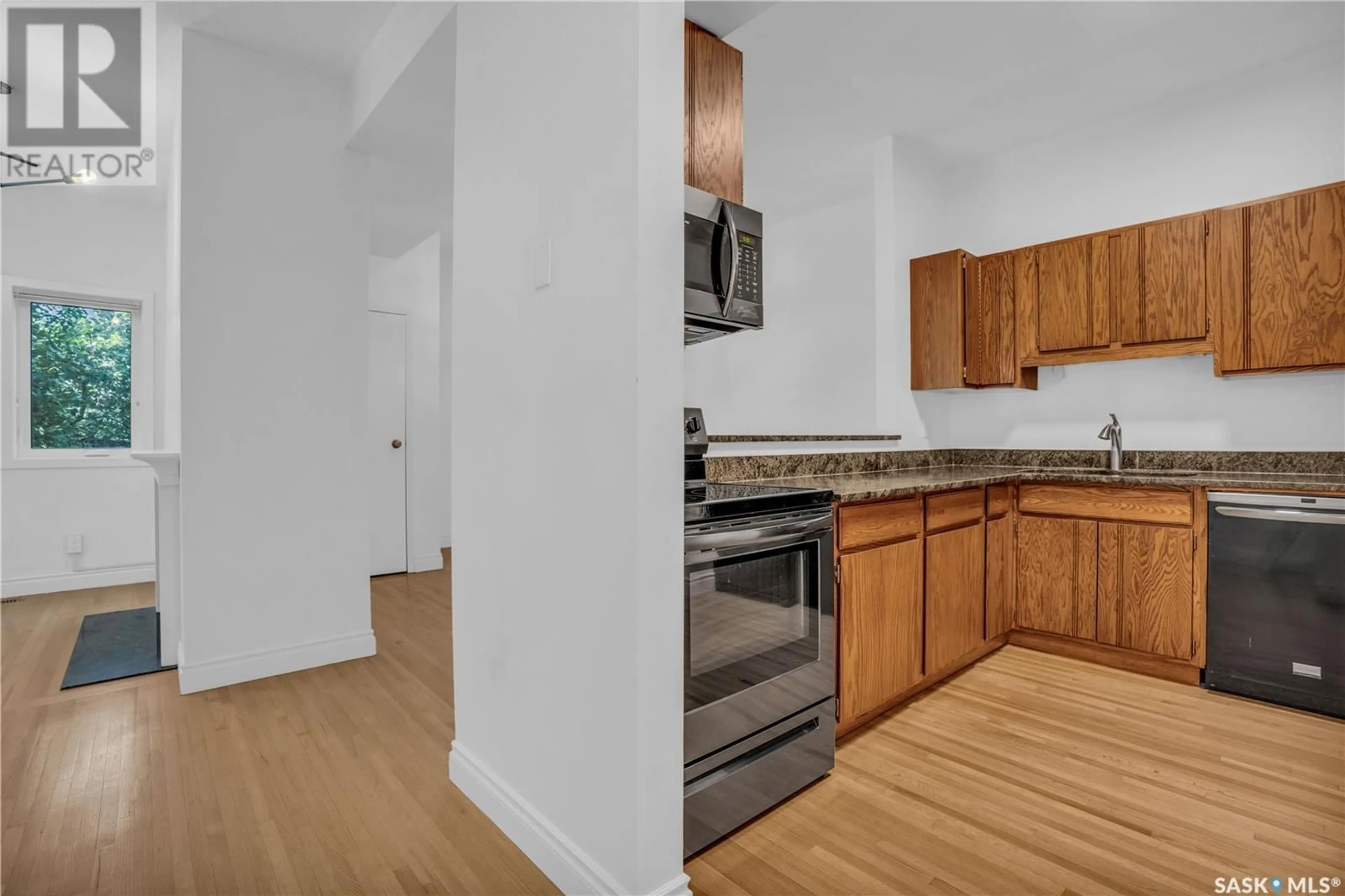 Standard kitchen, unknown for 7 2935 VICTORIA AVENUE, Regina Saskatchewan S4T1K8