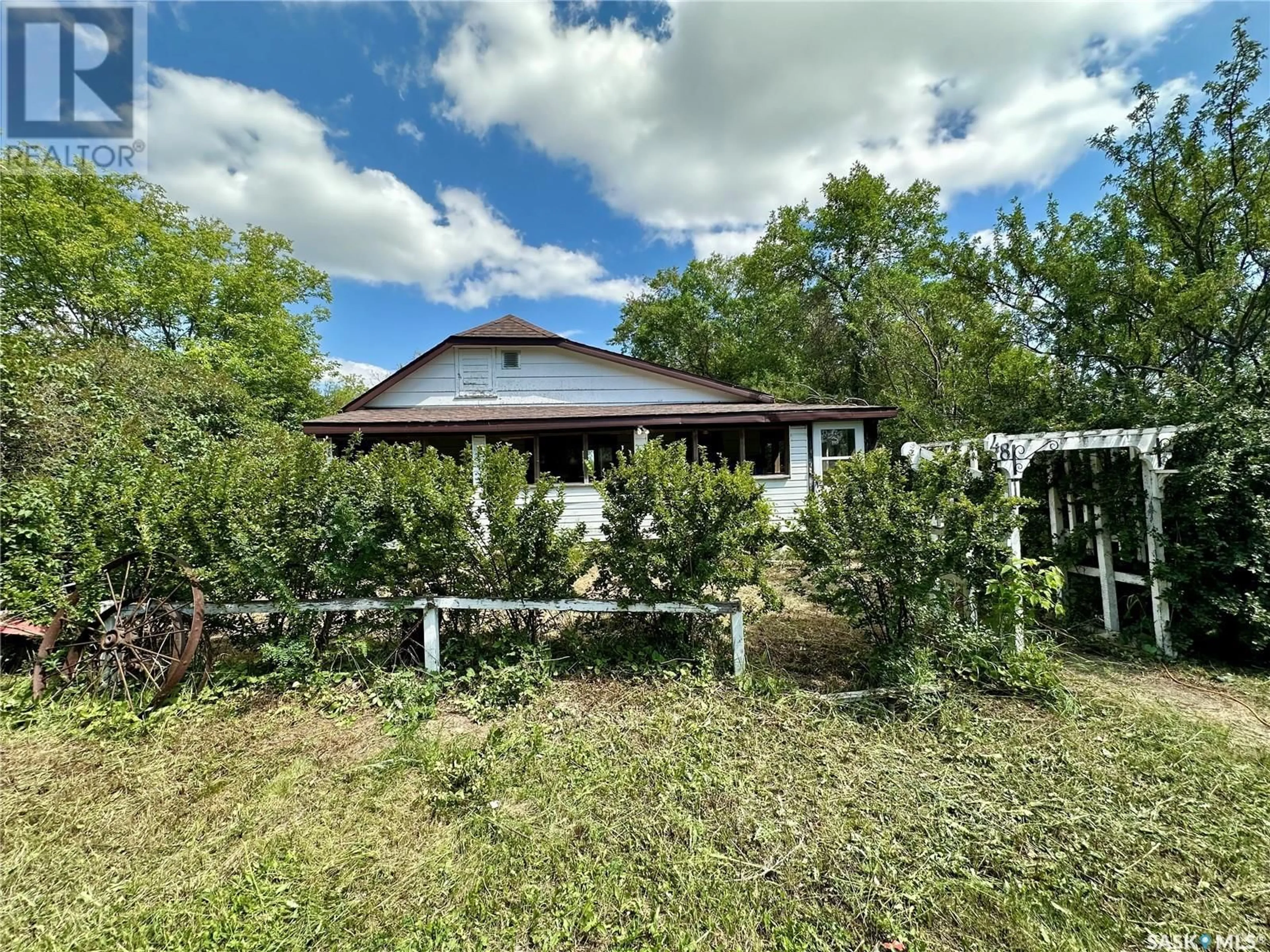 A pic from outside/outdoor area/front of a property/back of a property/a pic from drone, unknown for 48 HELENA STREET, Prud'homme Saskatchewan S0K3K0