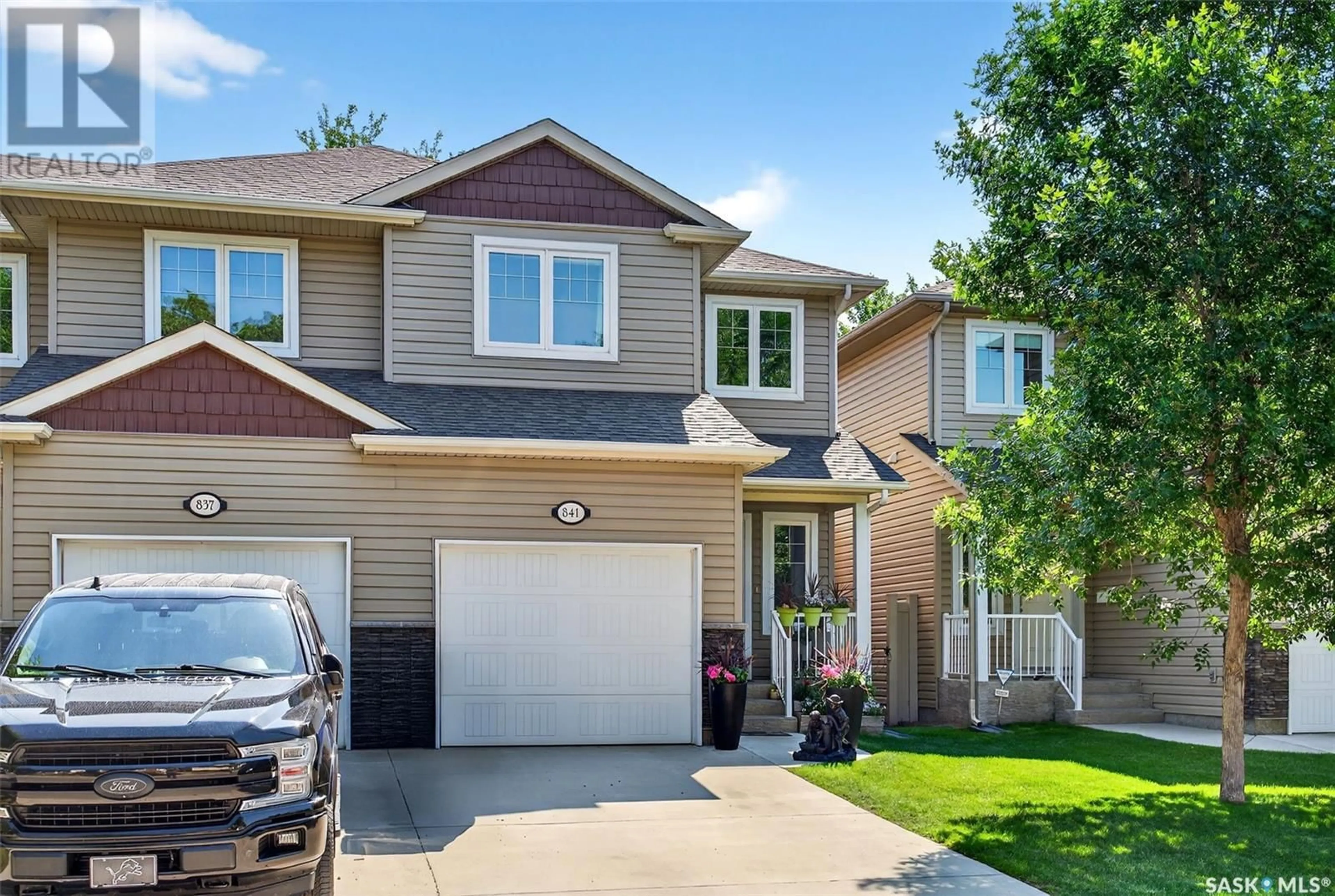 Home with vinyl exterior material, street for 841 CONNAUGHT STREET, Regina Saskatchewan S4T6S3