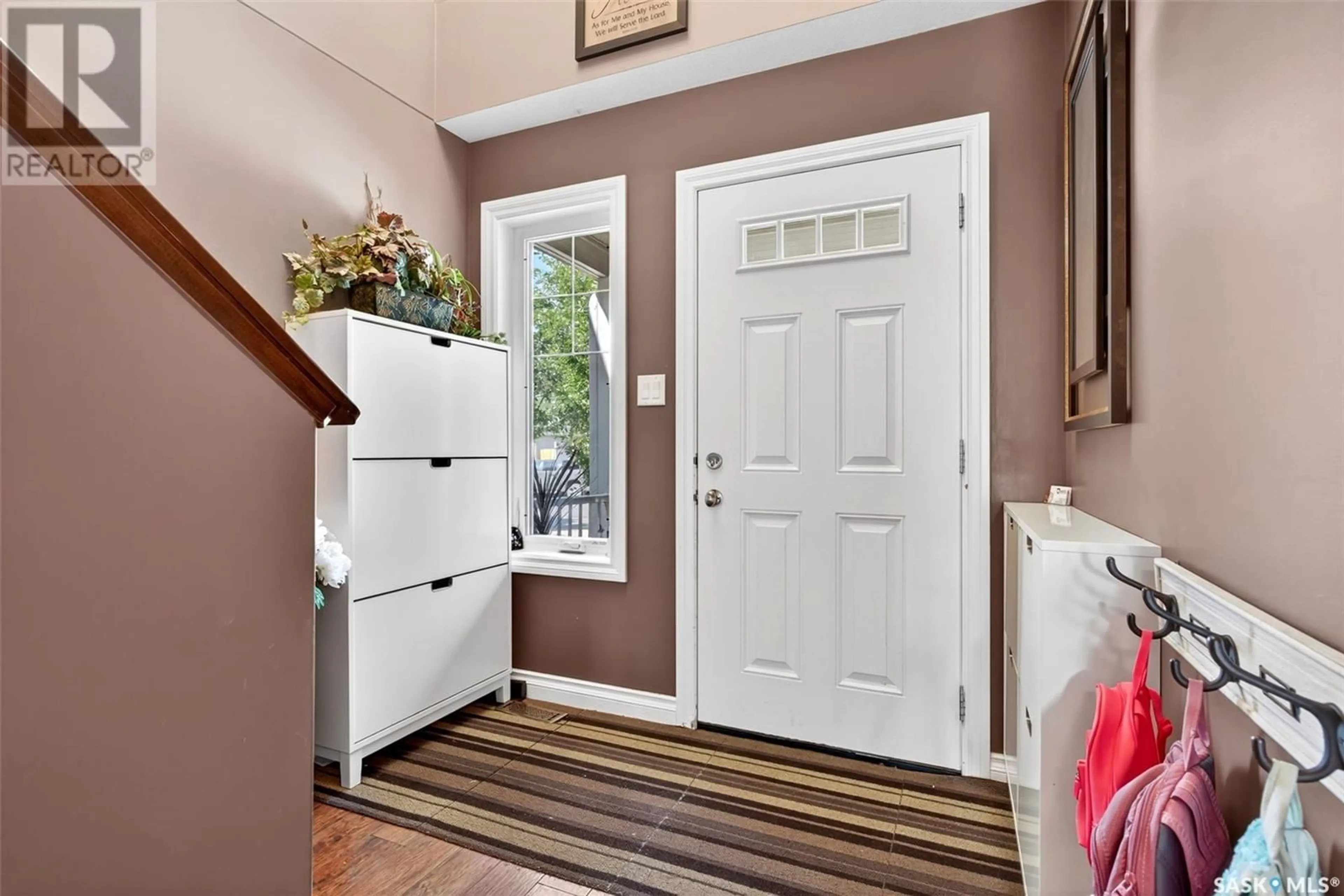 Indoor entryway for 841 CONNAUGHT STREET, Regina Saskatchewan S4T6S3