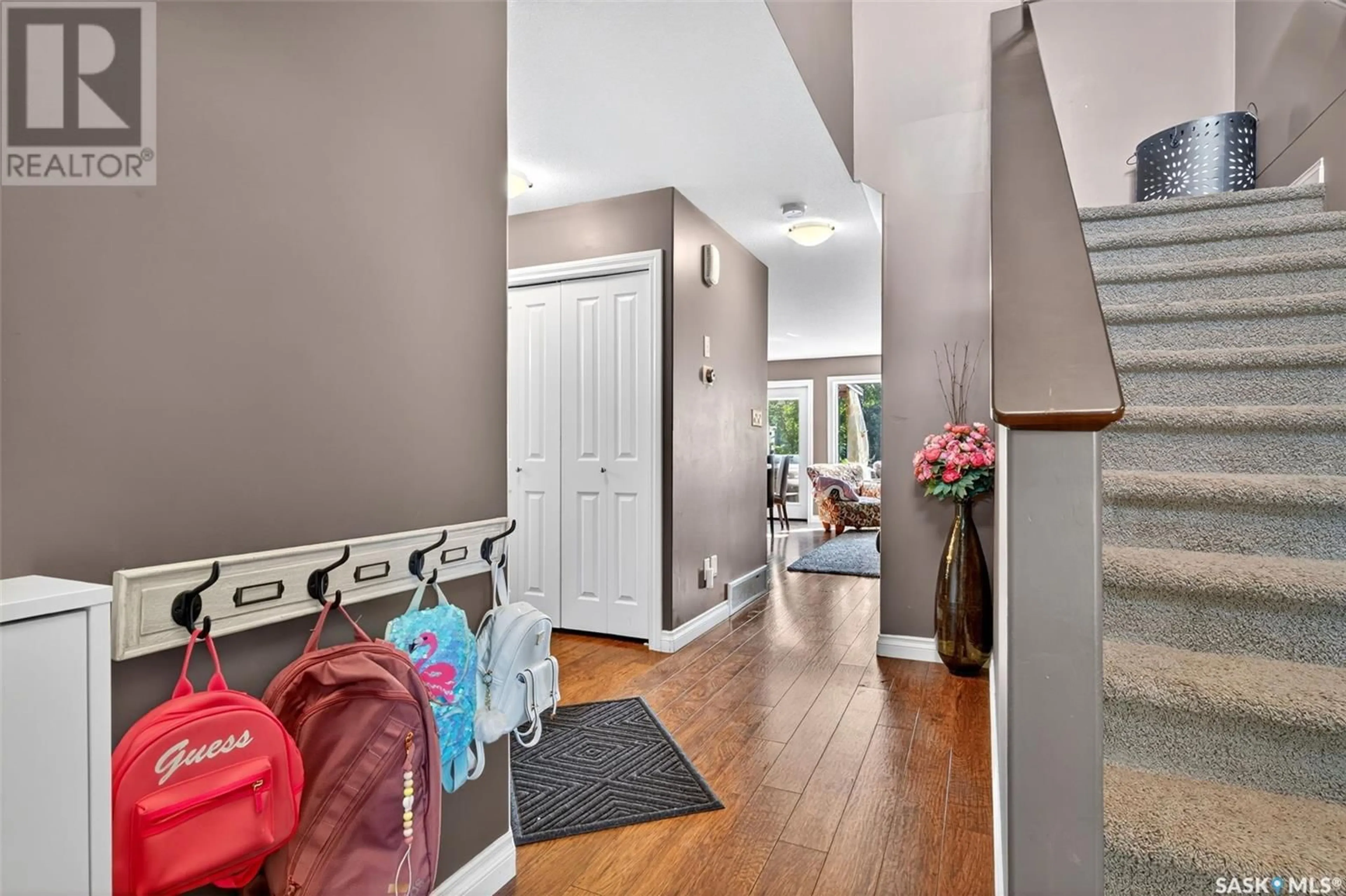 Indoor entryway for 841 CONNAUGHT STREET, Regina Saskatchewan S4T6S3