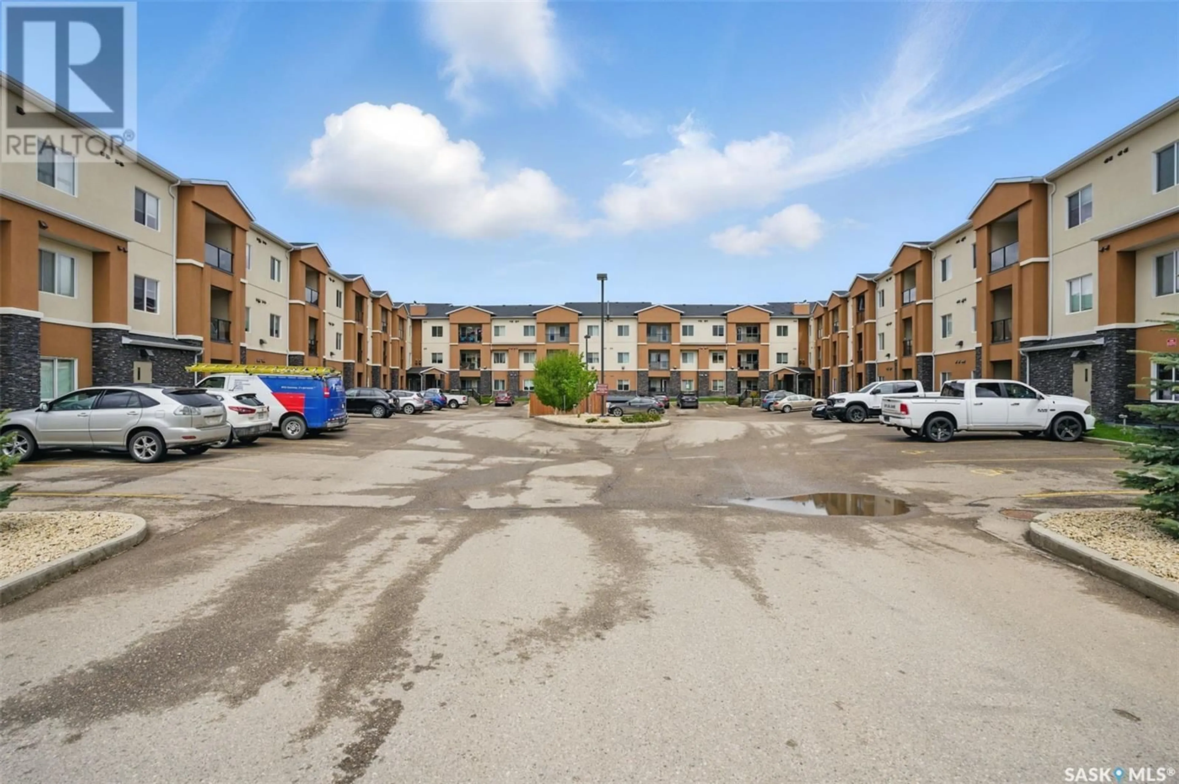 Patio, unknown for 319 142 PAWLYCHENKO LANE, Saskatoon Saskatchewan S7V0N7