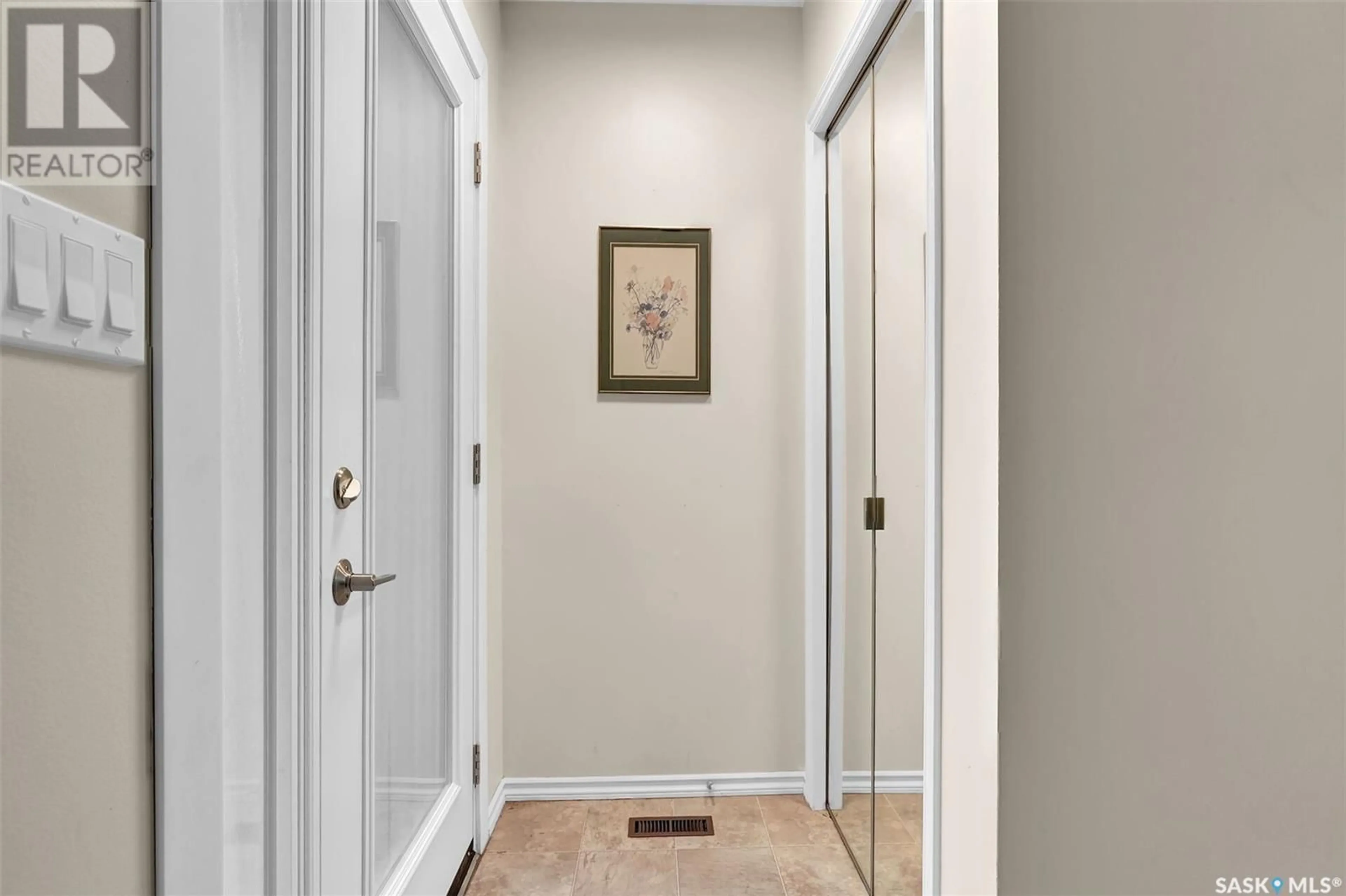 Indoor entryway for 145 DAVIDSON CRESCENT, Regina Saskatchewan S4S4T2