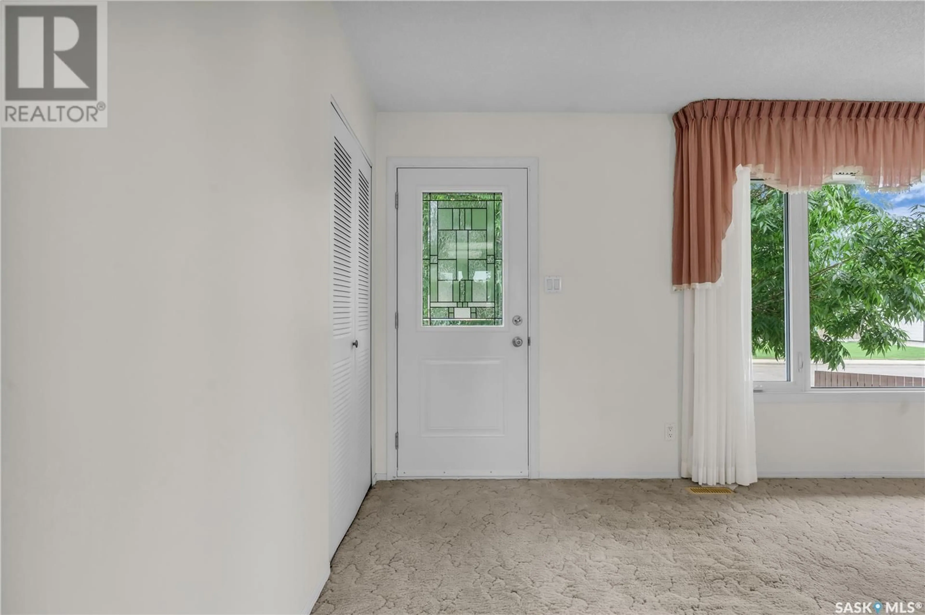 Indoor entryway for 9025 ABBOTT AVENUE, North Battleford Saskatchewan S9A3H7