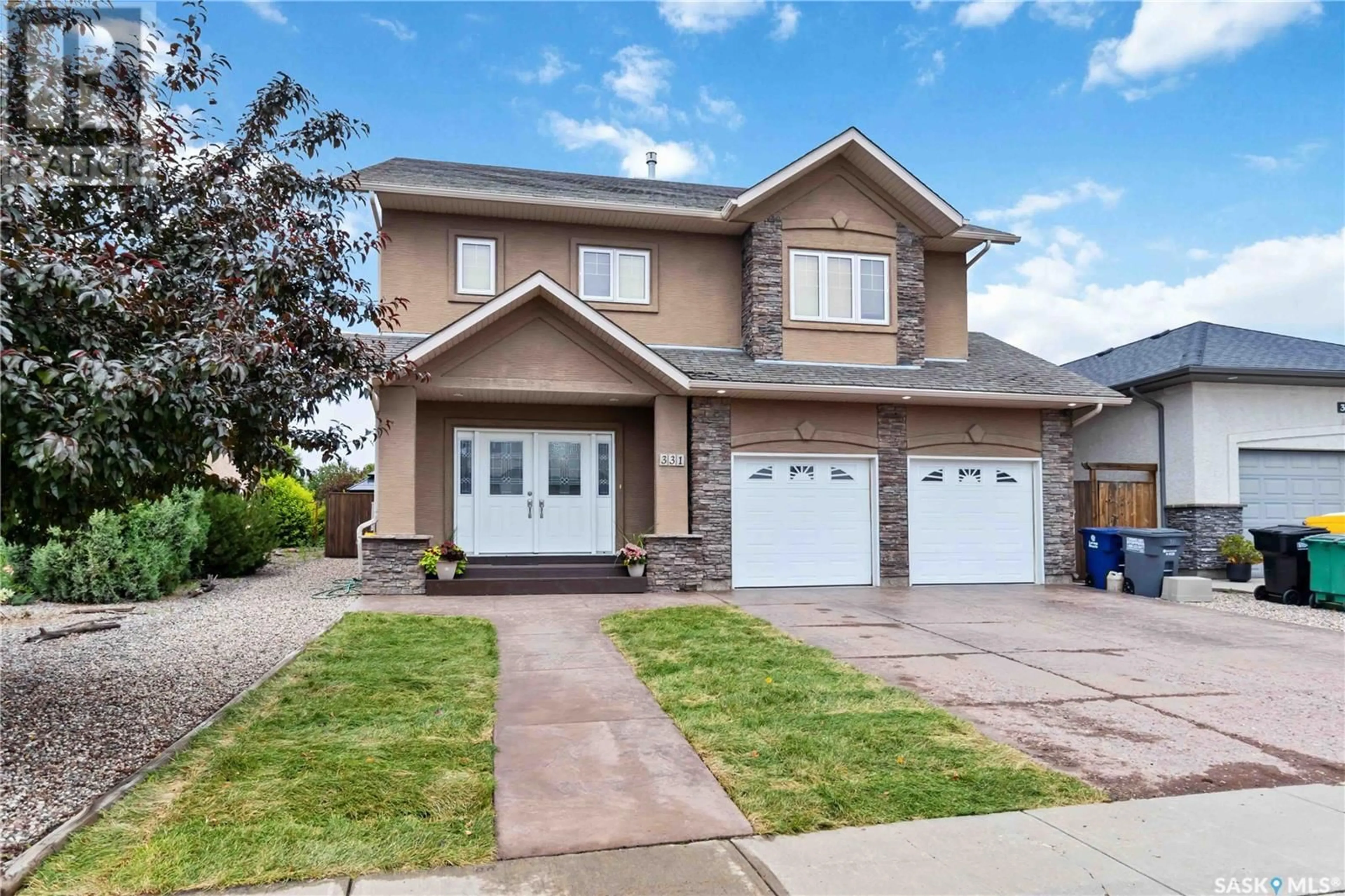 Home with vinyl exterior material, street for 331 BOLTON WAY, Saskatoon Saskatchewan S7T0A2