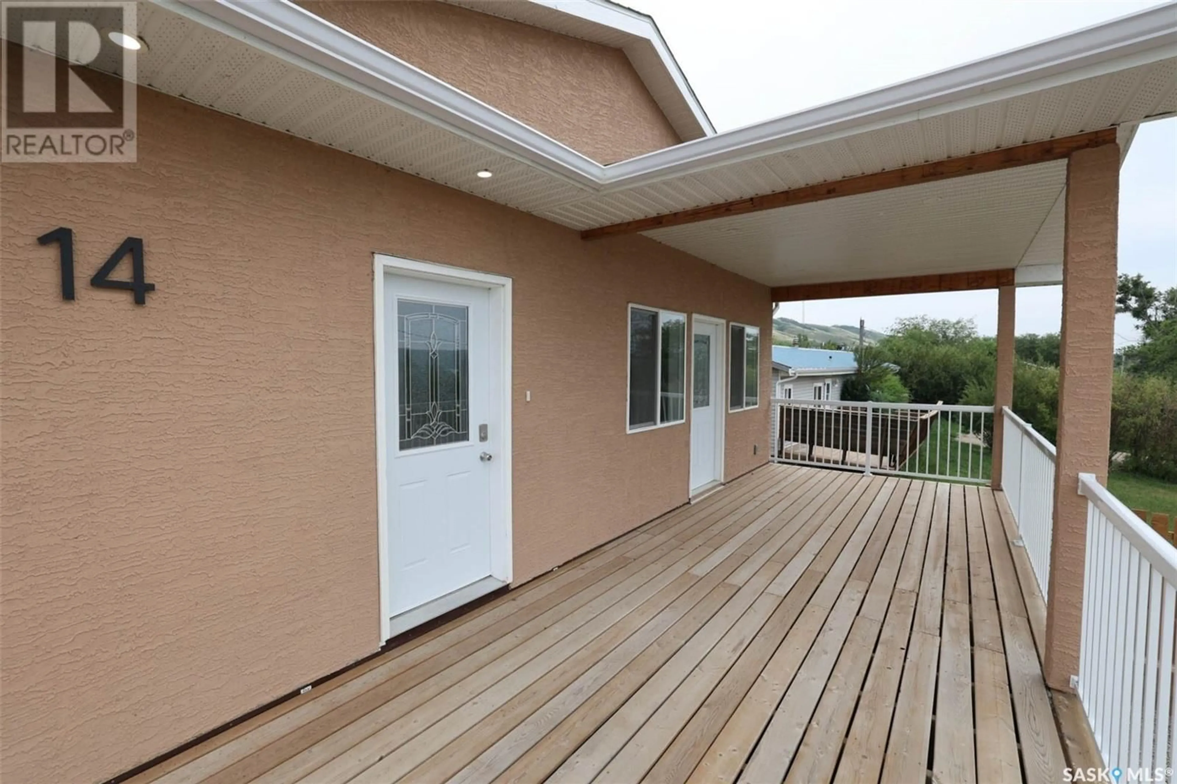 Patio, water/lake/river/ocean view for 14 ELLISBORO TRAIL, Lebret Saskatchewan S0G2Y0