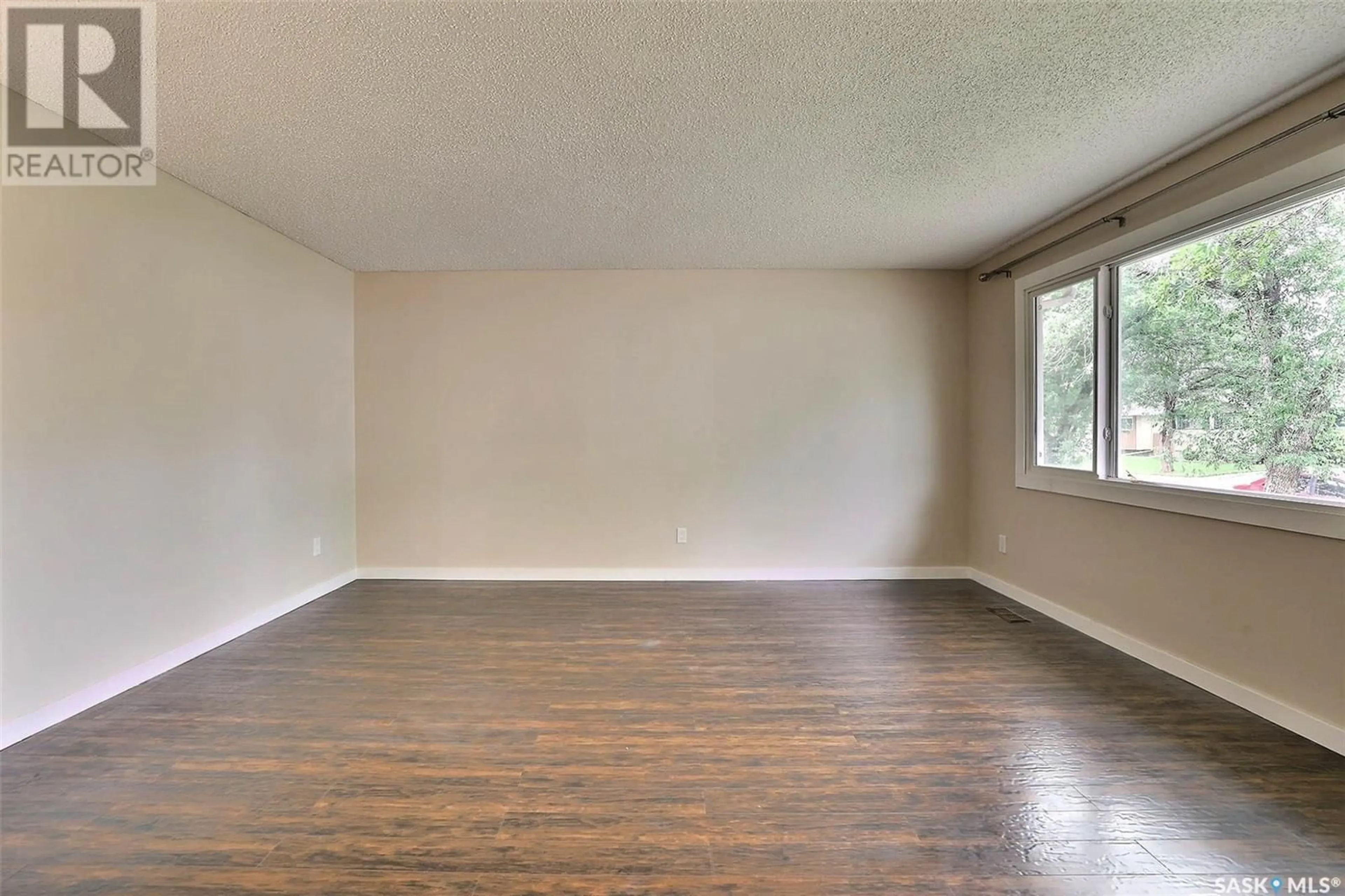 A pic of a room for 42 STOREY CRESCENT, Regina Saskatchewan S4X1L3