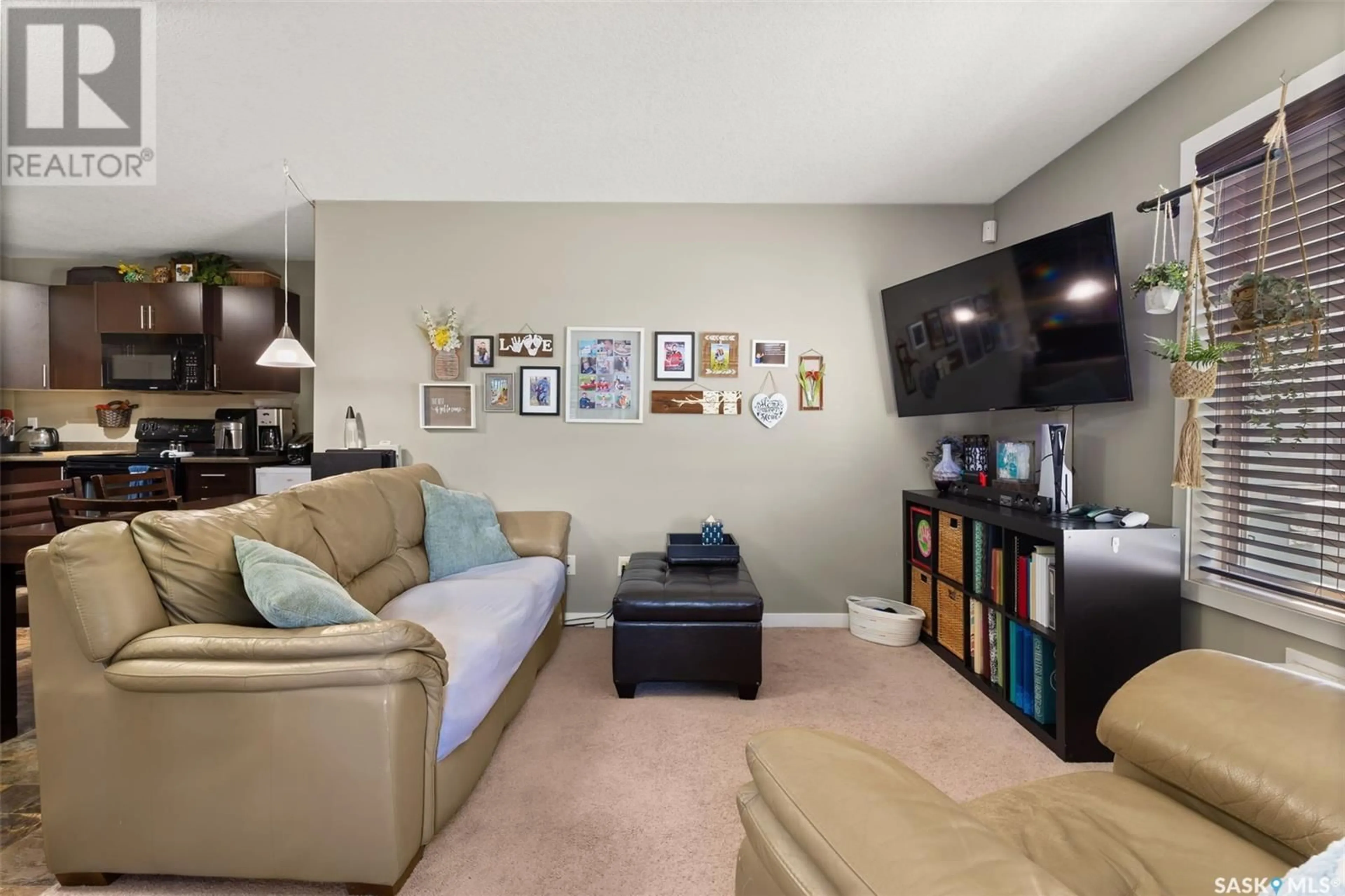 Living room with furniture, unknown for 27 - 5019 JAMES HILL ROAD, Regina Saskatchewan S4W0B9