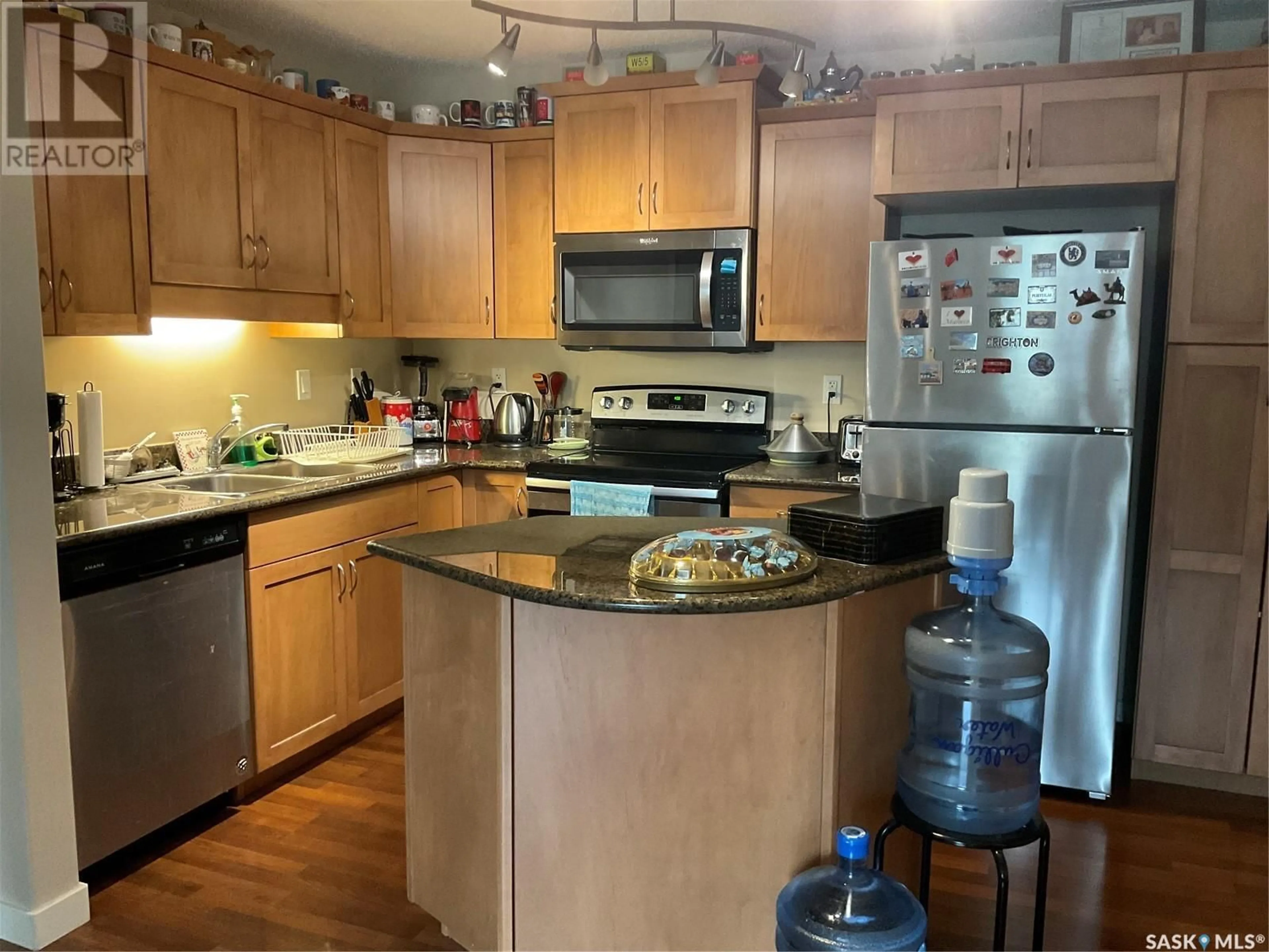 Standard kitchen, unknown for B201 - 103 WELLMAN CRESCENT, Saskatoon Saskatchewan S7T0C1