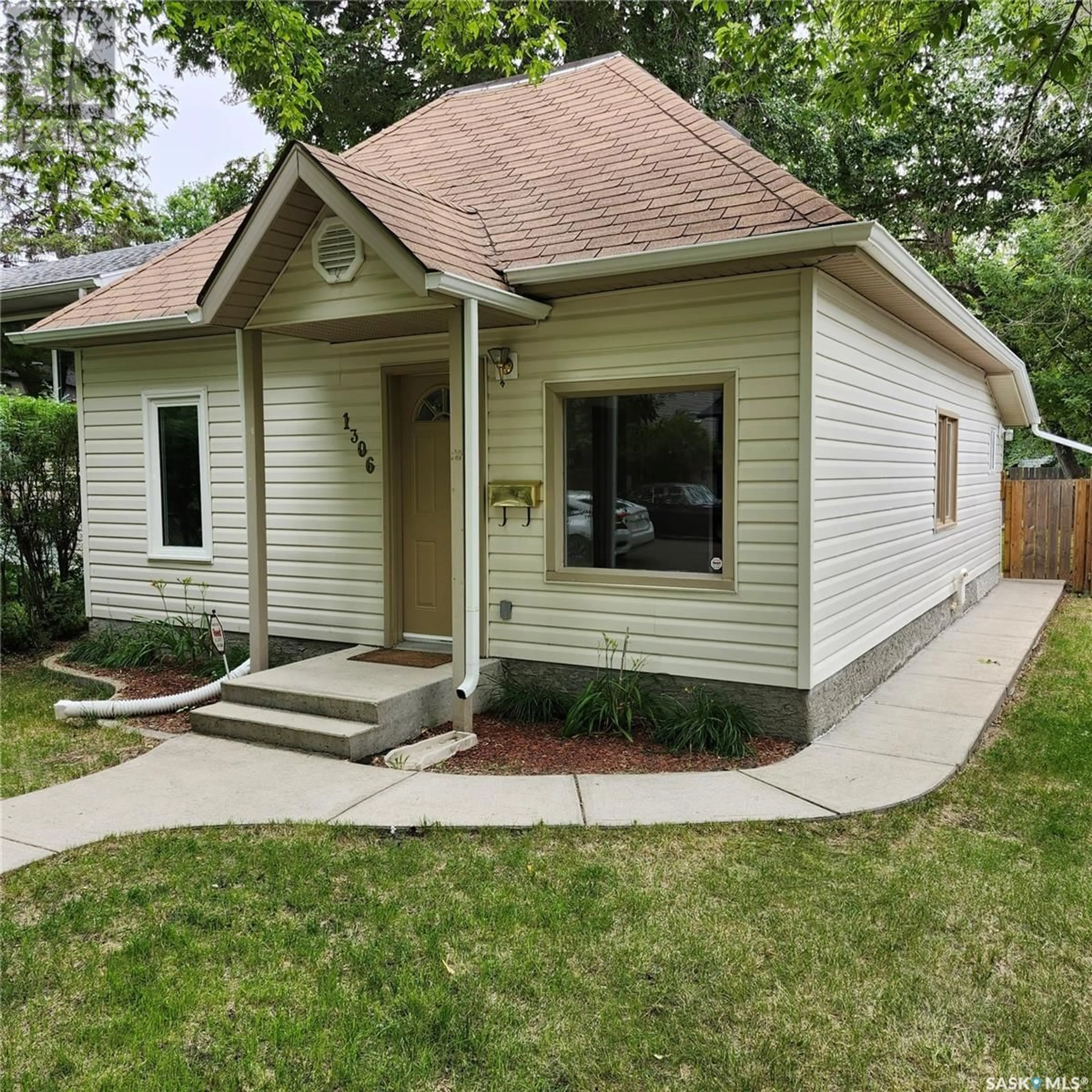 Unknown for 1306 COY AVENUE, Saskatoon Saskatchewan S7M0H4