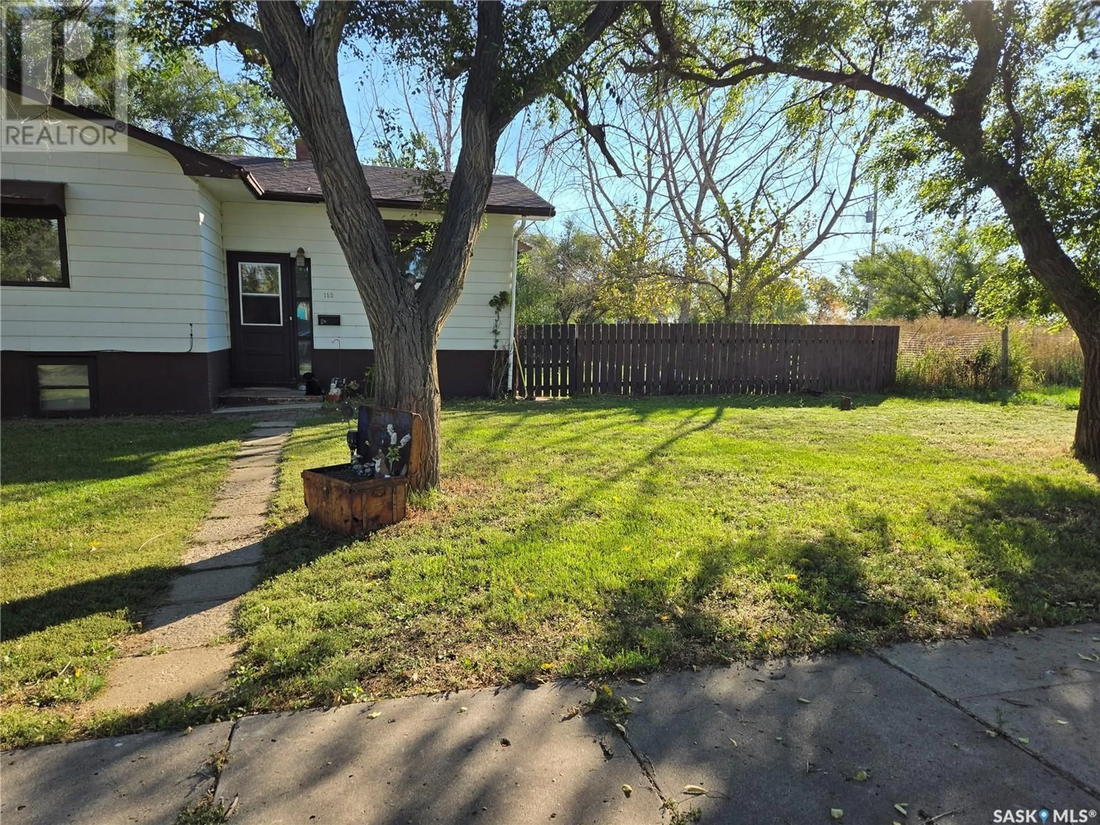 A pic from outside/outdoor area/front of a property/back of a property/a pic from drone, street for 113 1ST STREET, Milden Saskatchewan S0L2L0