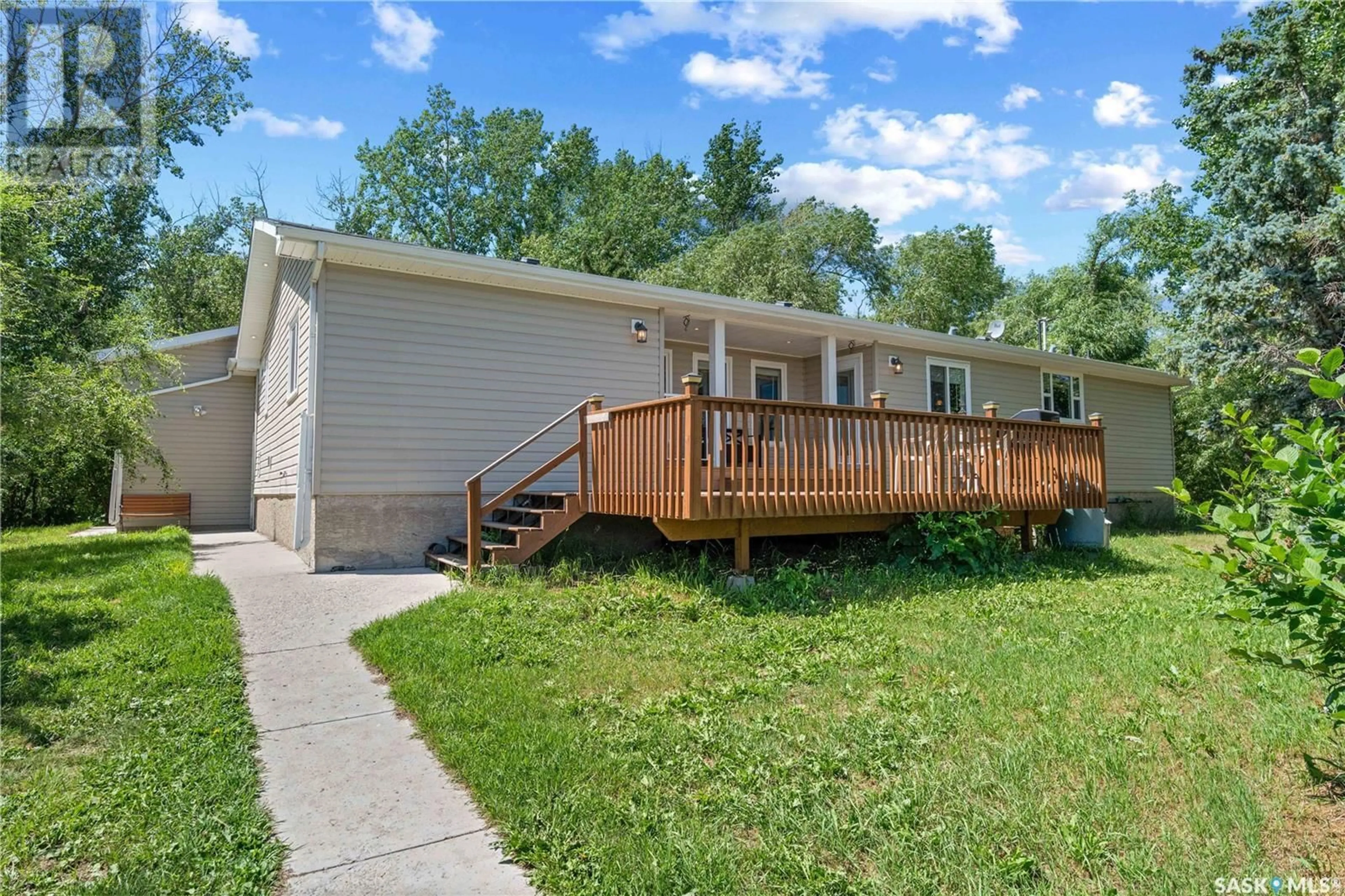 Patio, unknown for DALE ACREAGE, Lumsden Rm No. 189 Saskatchewan S4P2Z1