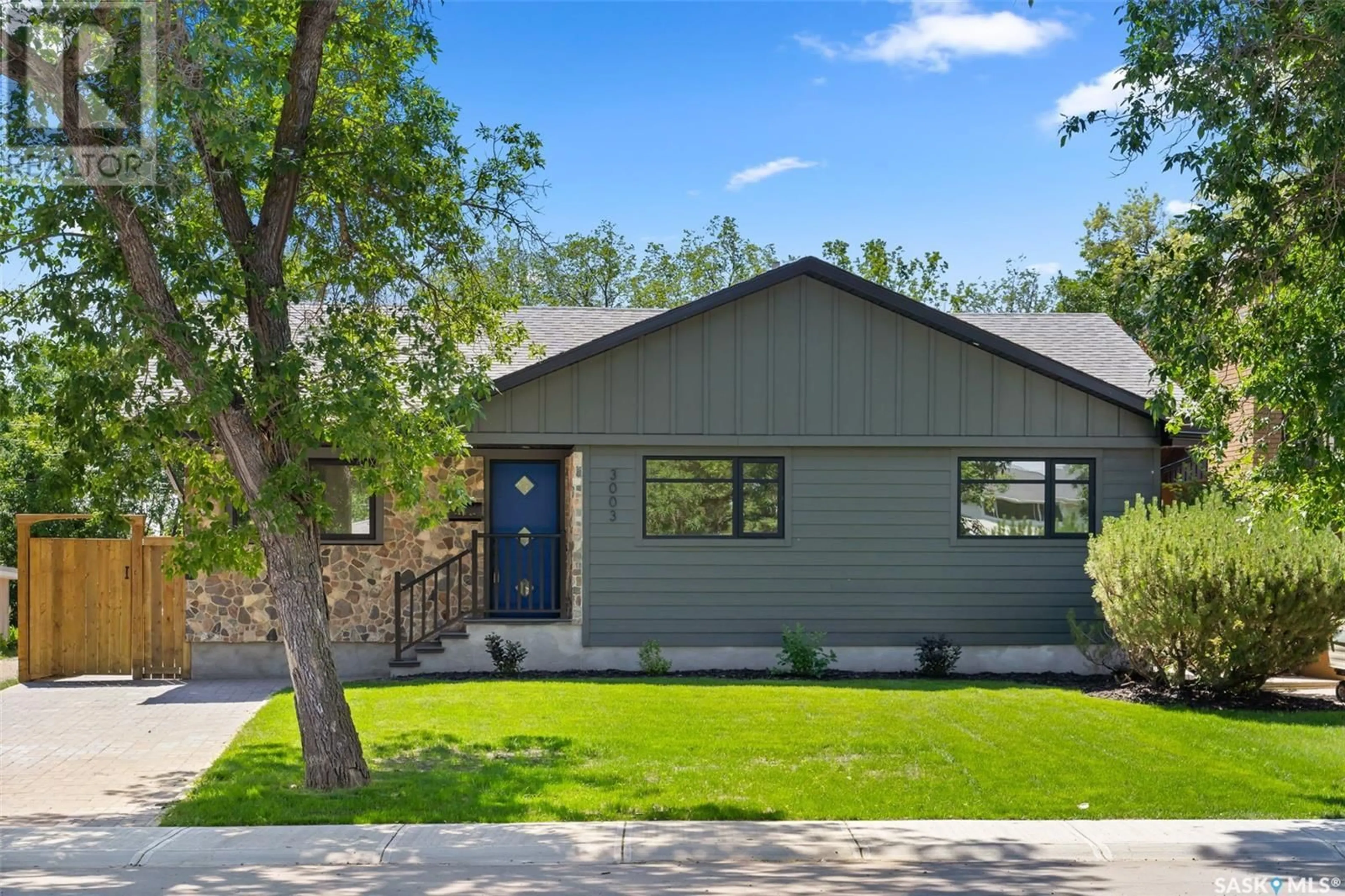 Home with vinyl exterior material, street for 3003 QUINN DRIVE, Regina Saskatchewan S4P2W3