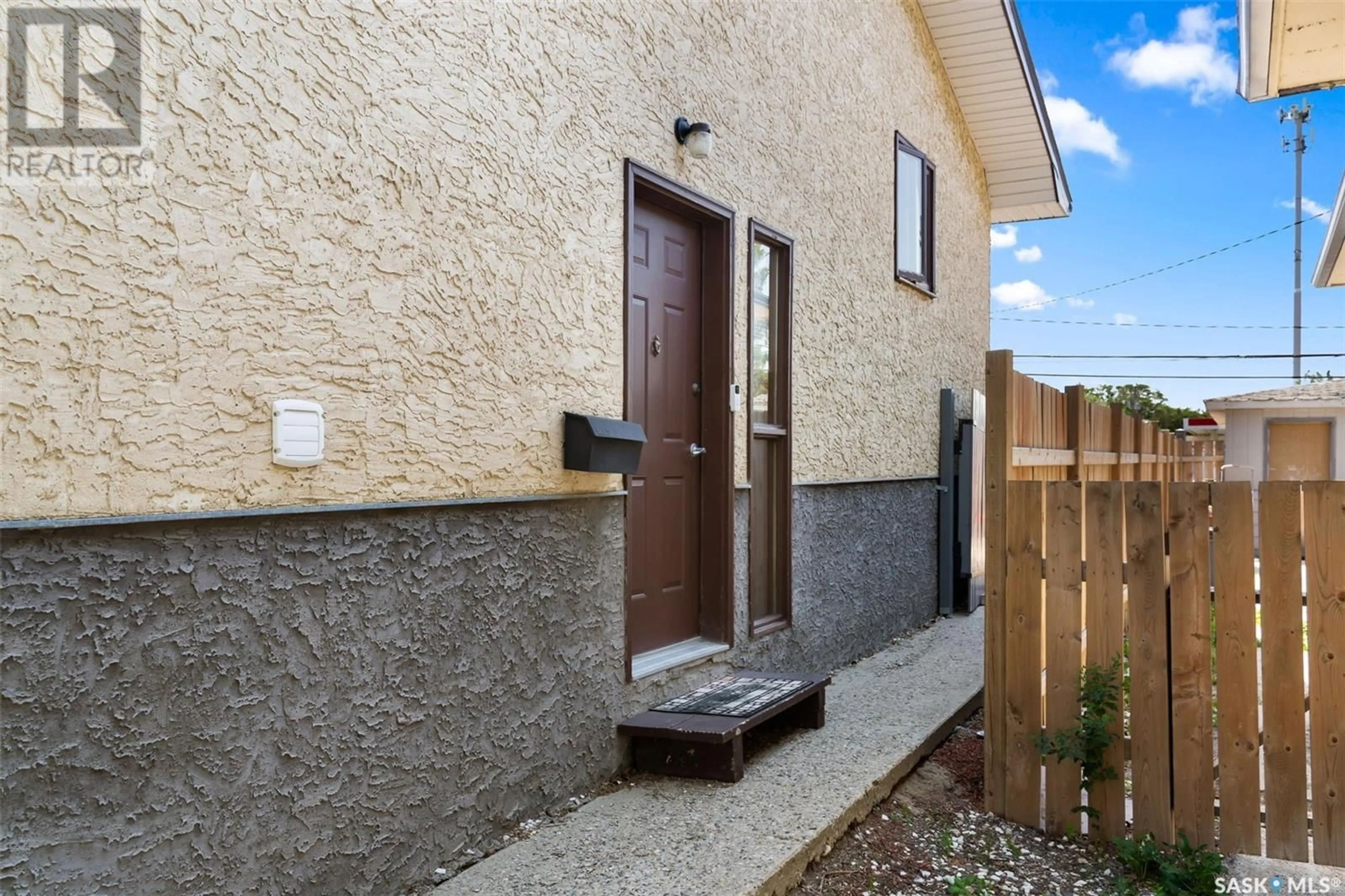 Patio, street for 378 FROOM CRESCENT, Regina Saskatchewan S4N1T6