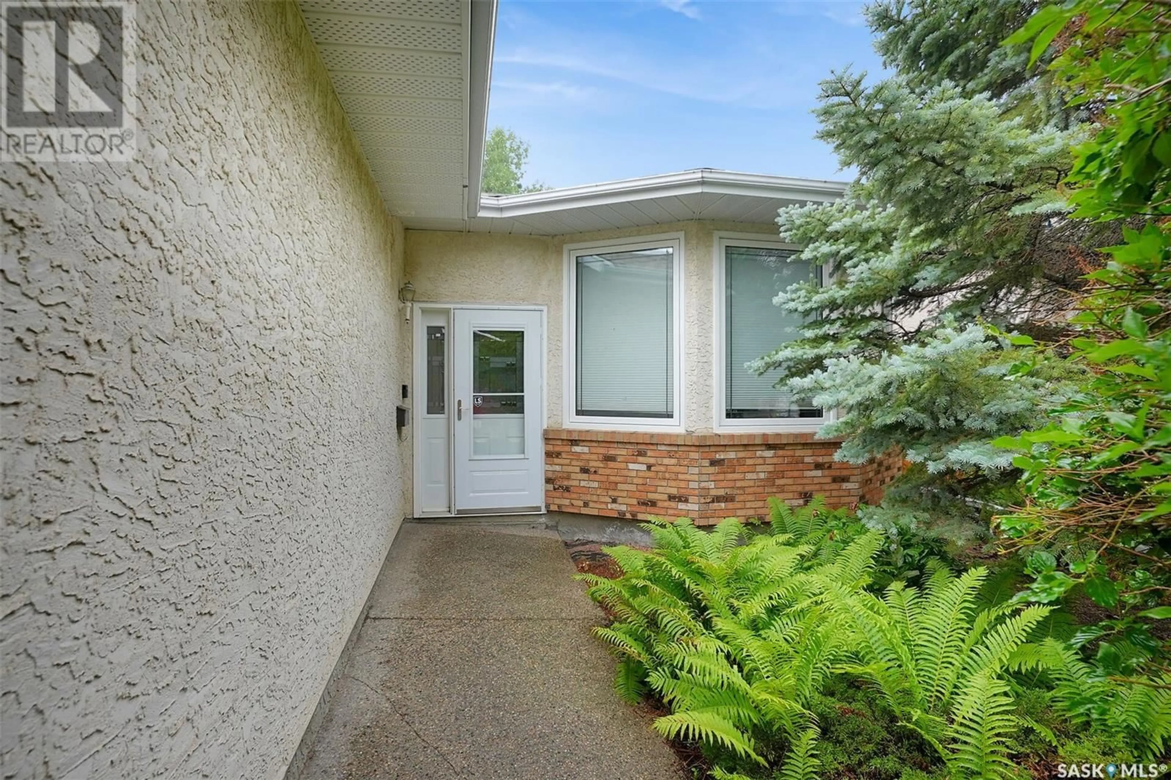 Unknown for 1723 LAURIER CRESCENT, Regina Saskatchewan S4V2R9