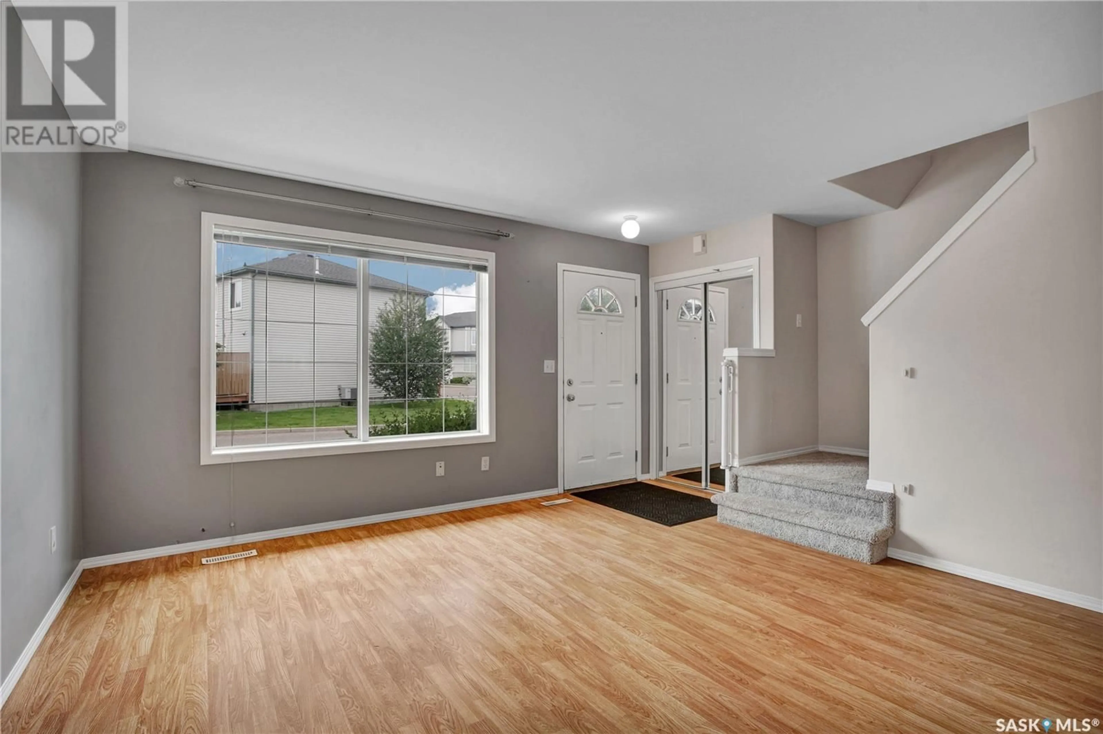 Indoor entryway for 209 663 BECKETT CRESCENT, Saskatoon Saskatchewan S7N4X2