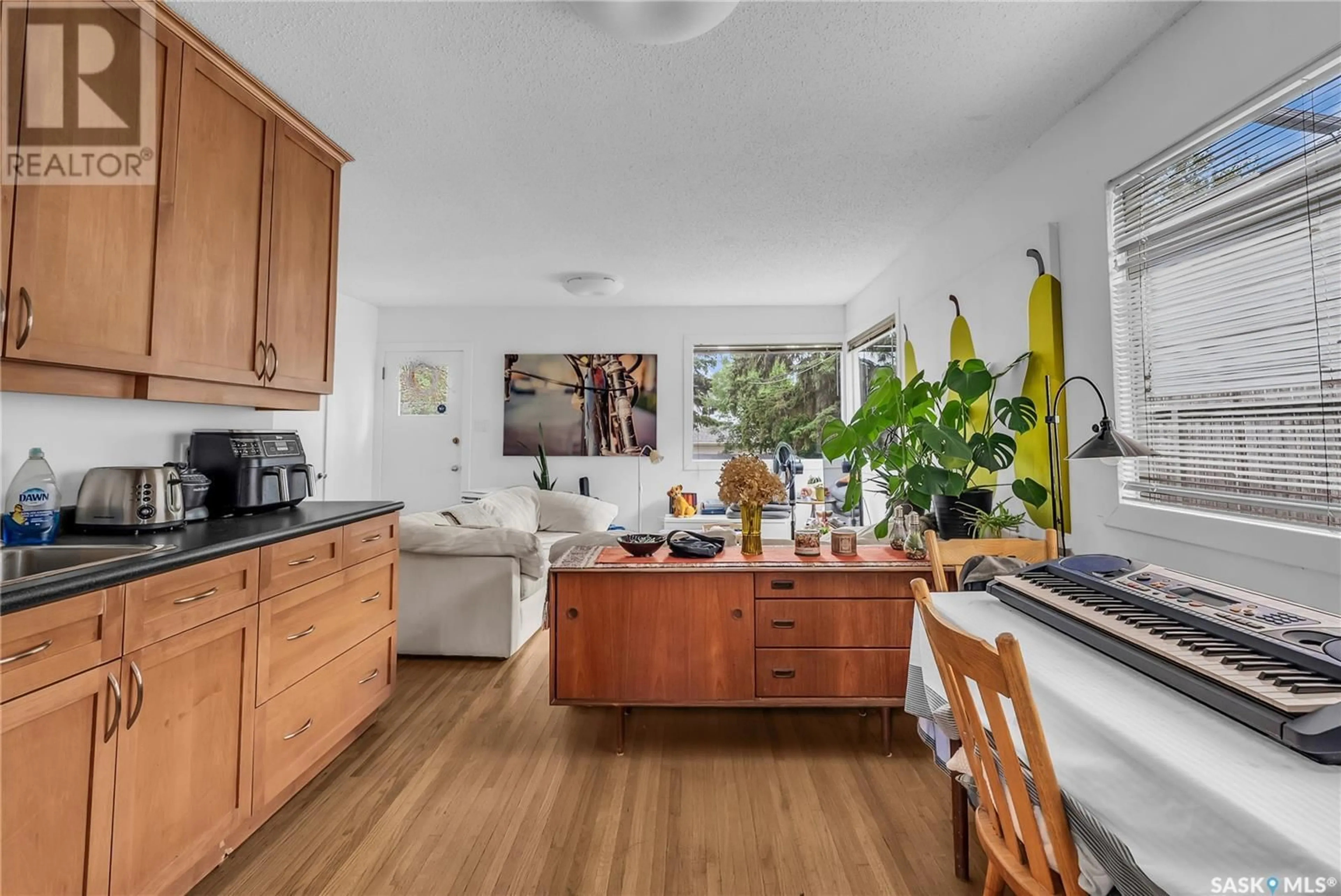 Open concept kitchen, unknown for 1128 12TH STREET, Saskatoon Saskatchewan S7H0G2