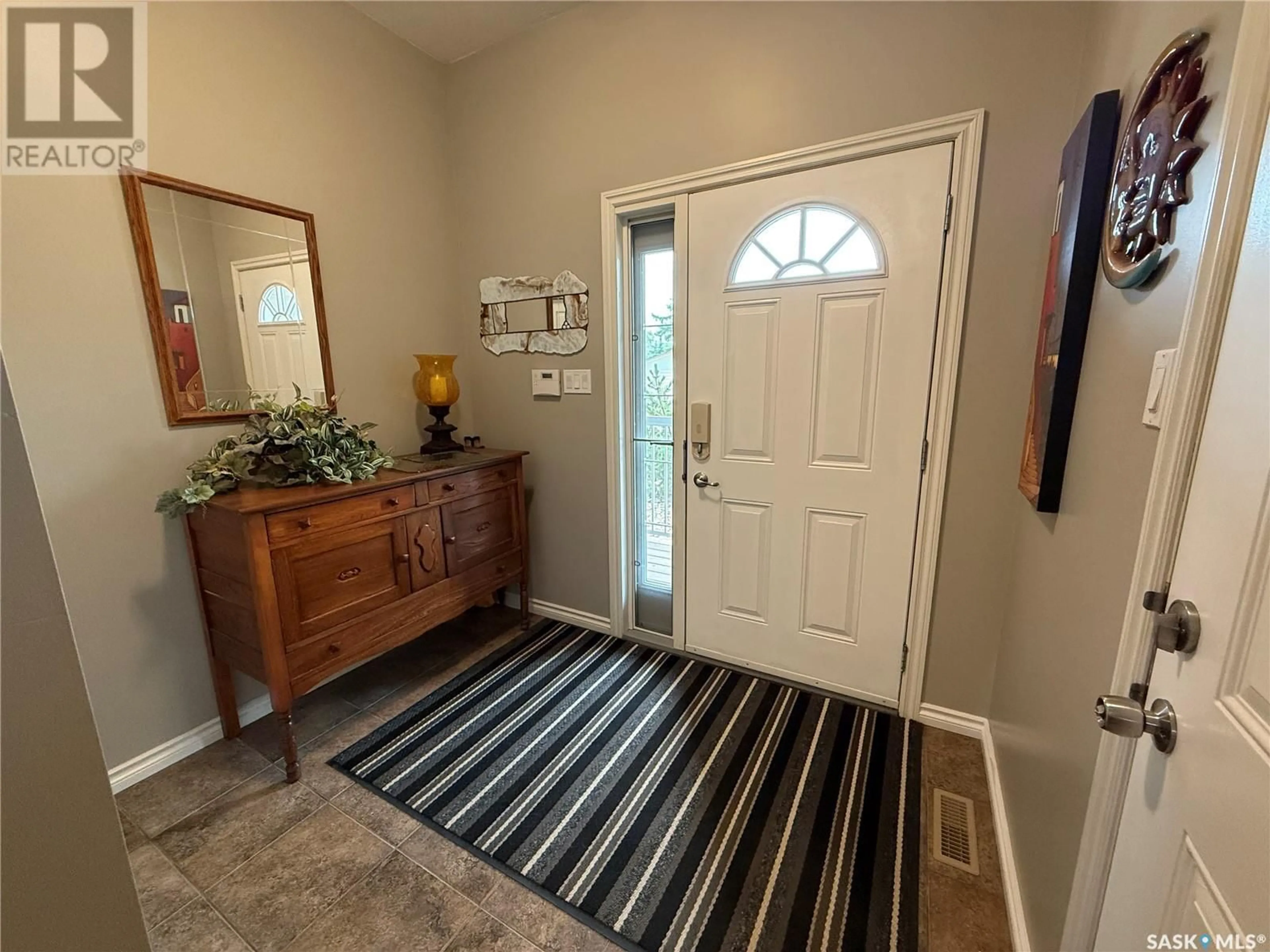 Indoor entryway for 708 - 2 MACDONALD STREET W, Moose Jaw Saskatchewan S6H2W2