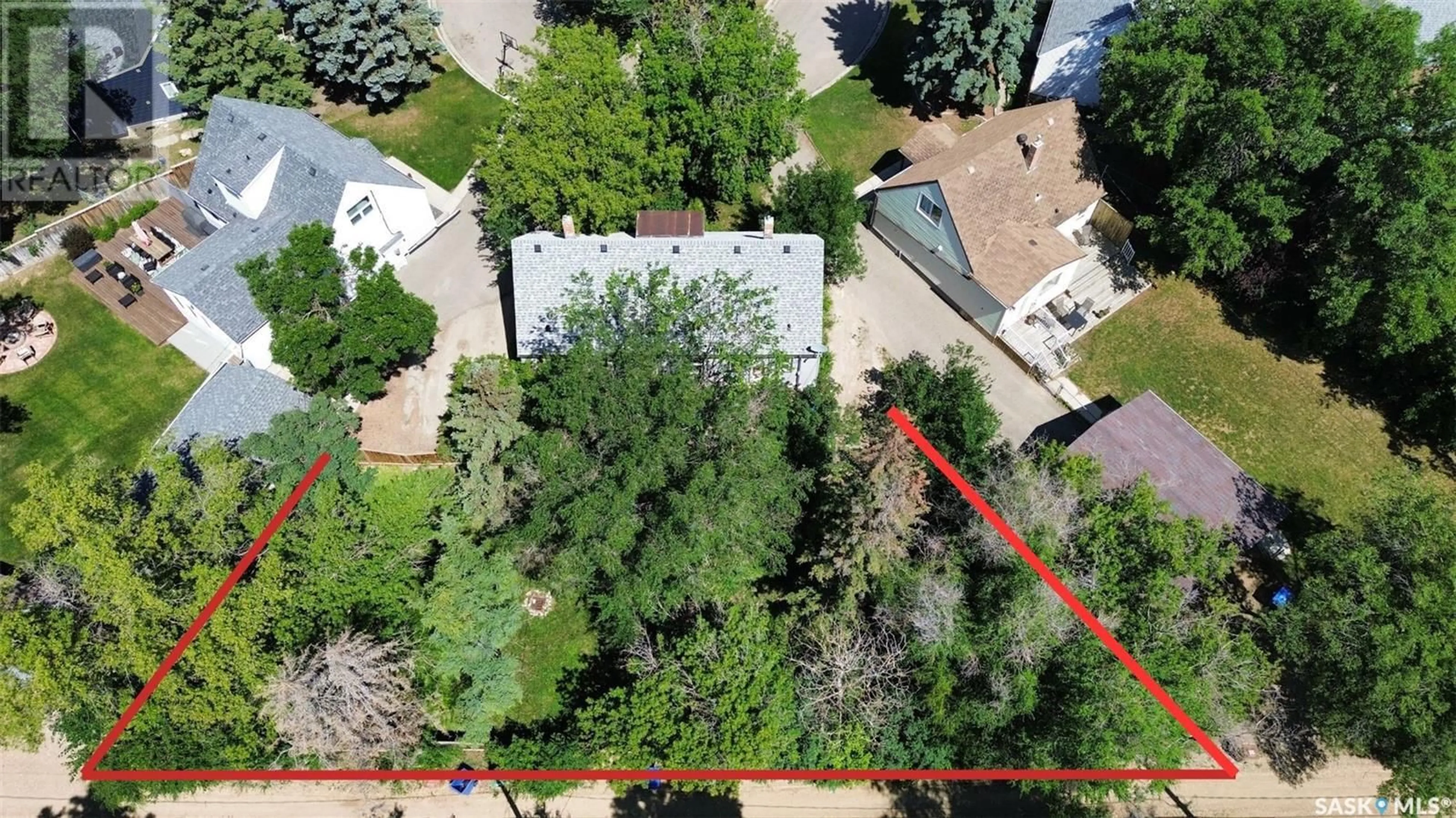 A pic from outside/outdoor area/front of a property/back of a property/a pic from drone, street for A&B - 2614 ELLIOTT DRIVE, Regina Saskatchewan S4N3H7