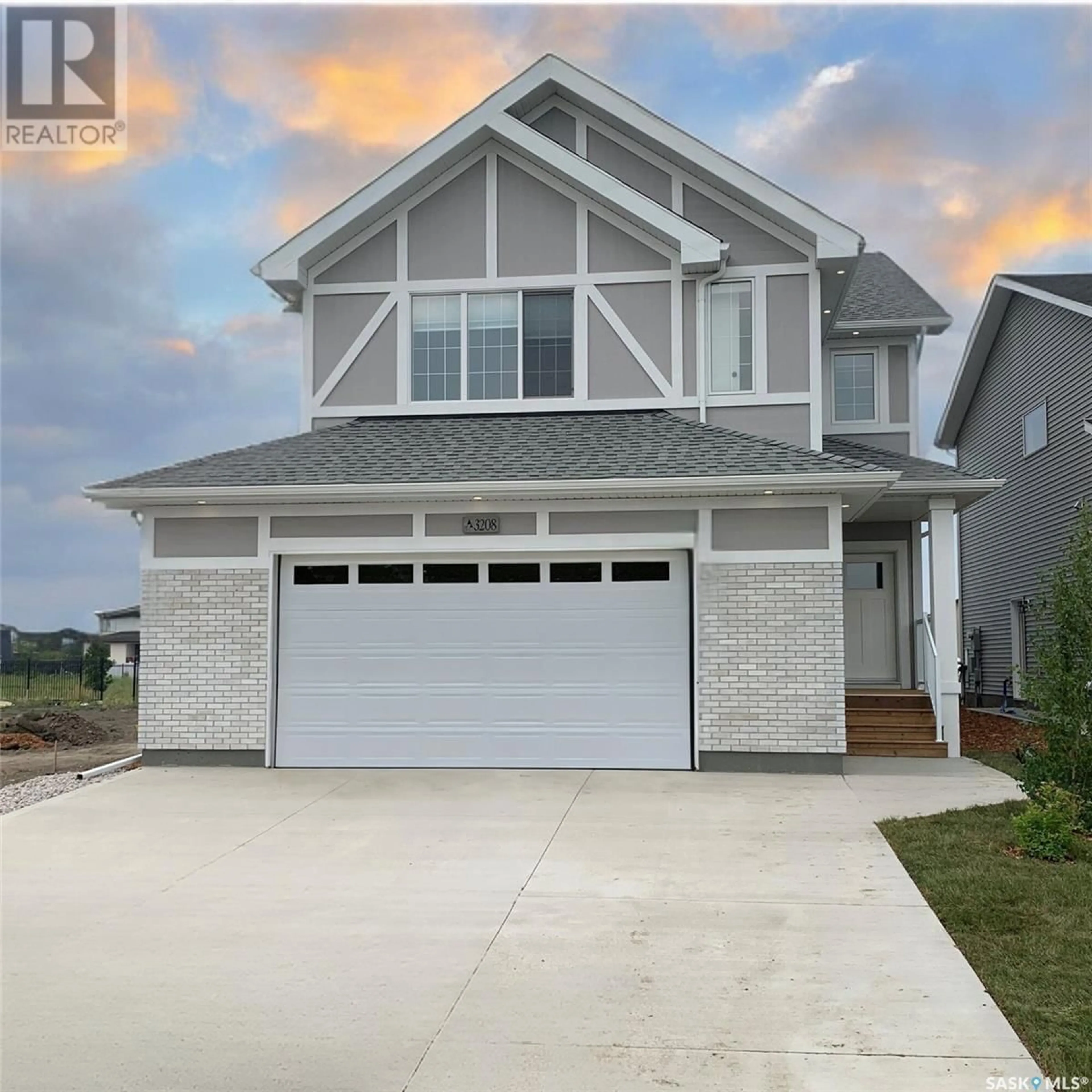 Home with vinyl exterior material, water/lake/river/ocean view for 3208 FAVEL DRIVE, Regina Saskatchewan S4V4B6