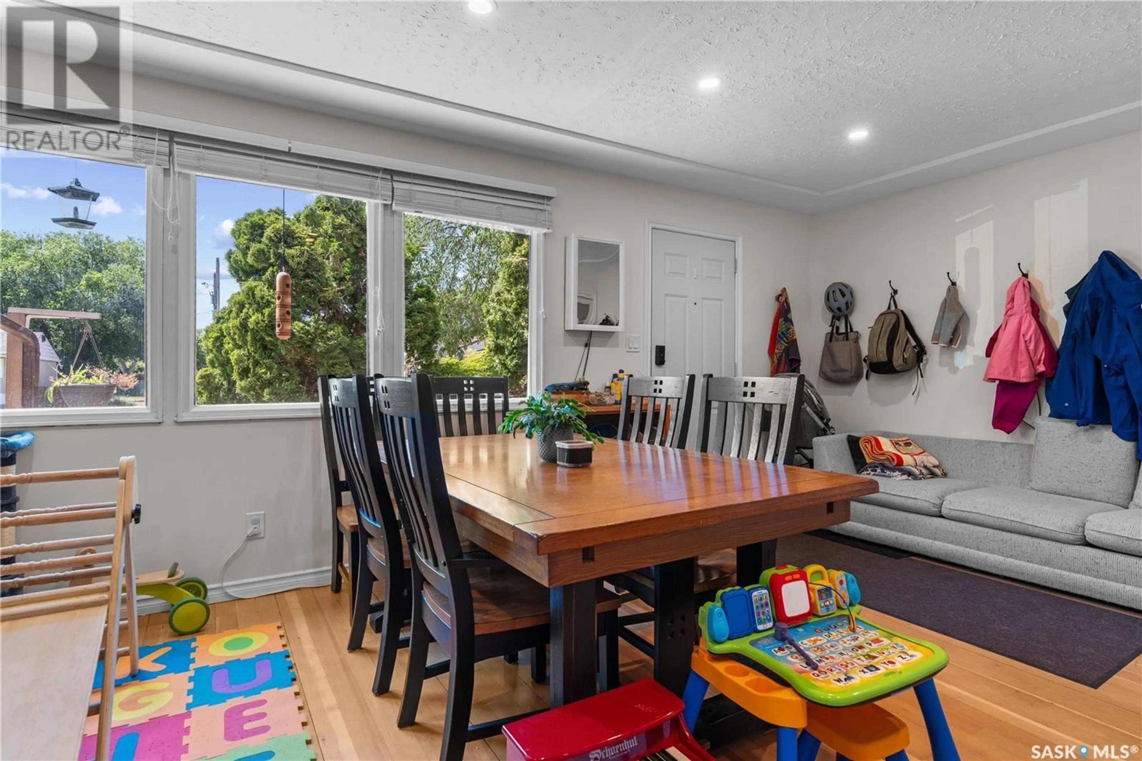 Dining room, wood/laminate floor for 2819 MCDONALD STREET, Regina Saskatchewan S4N3A1