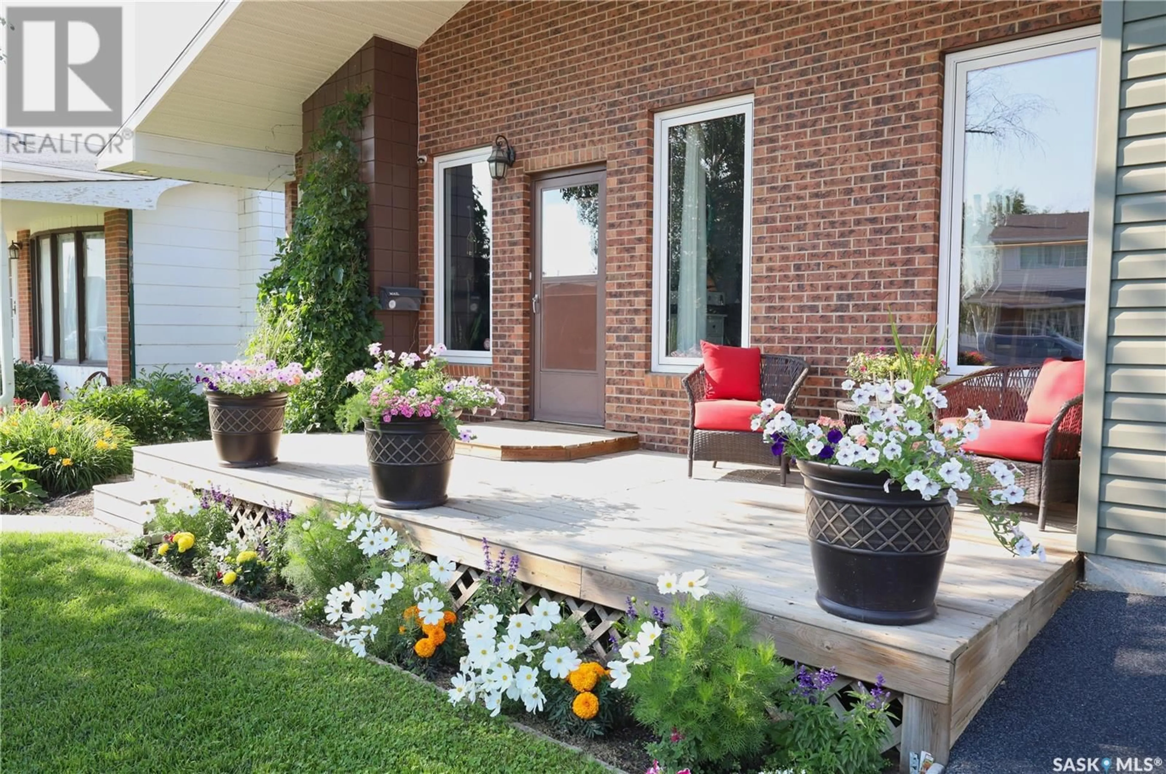 Patio, street for 407 3RD STREET, Langham Saskatchewan S0K2L0