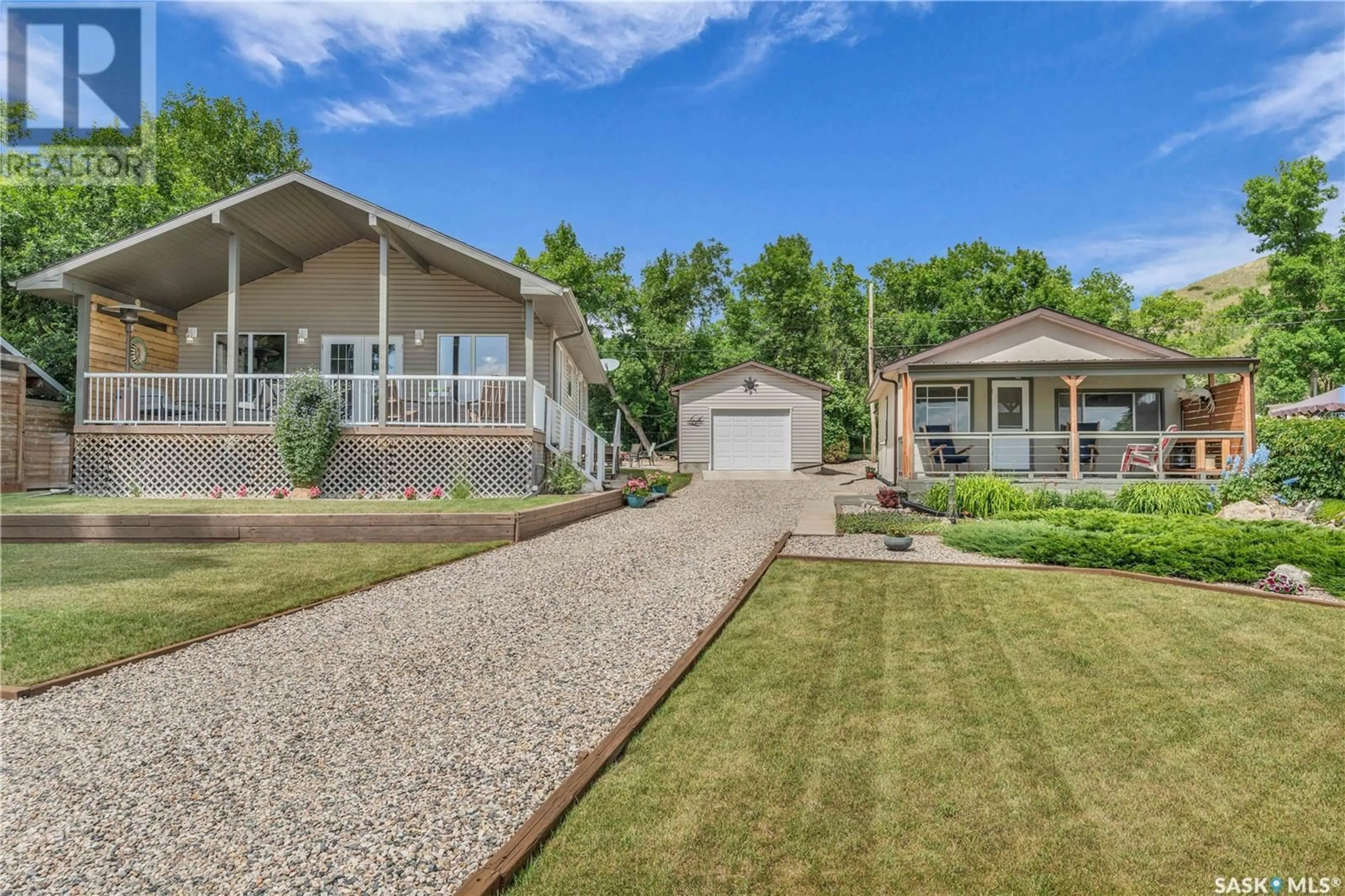 A pic from outside/outdoor area/front of a property/back of a property/a pic from drone, street for 148 GRANDVIEW AVENUE, Katepwa Beach Saskatchewan S0G2Y0