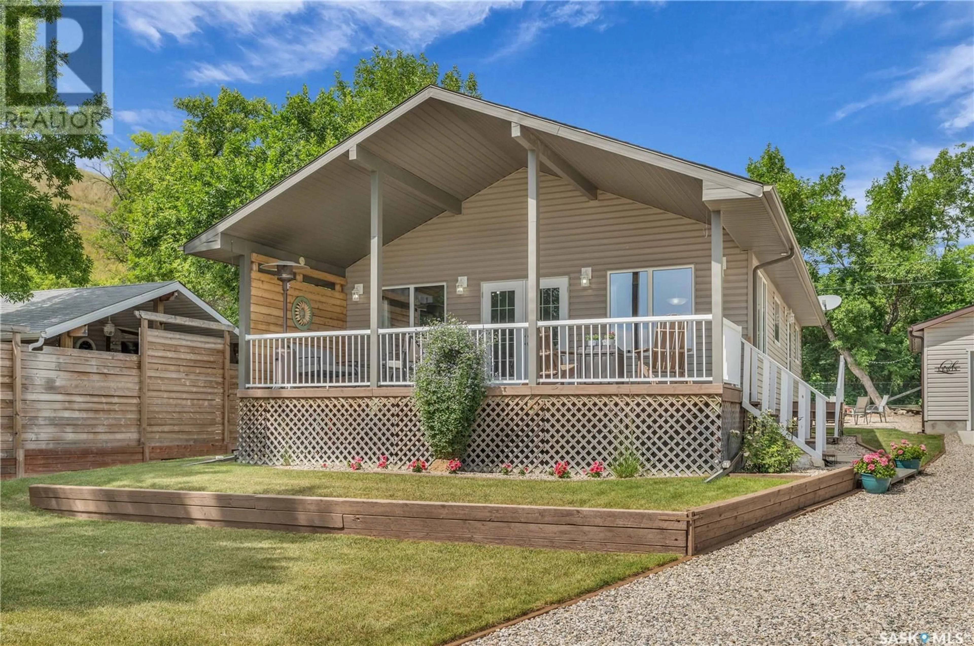 Home with vinyl exterior material, unknown for 148 GRANDVIEW AVENUE, Katepwa Beach Saskatchewan S0G2Y0
