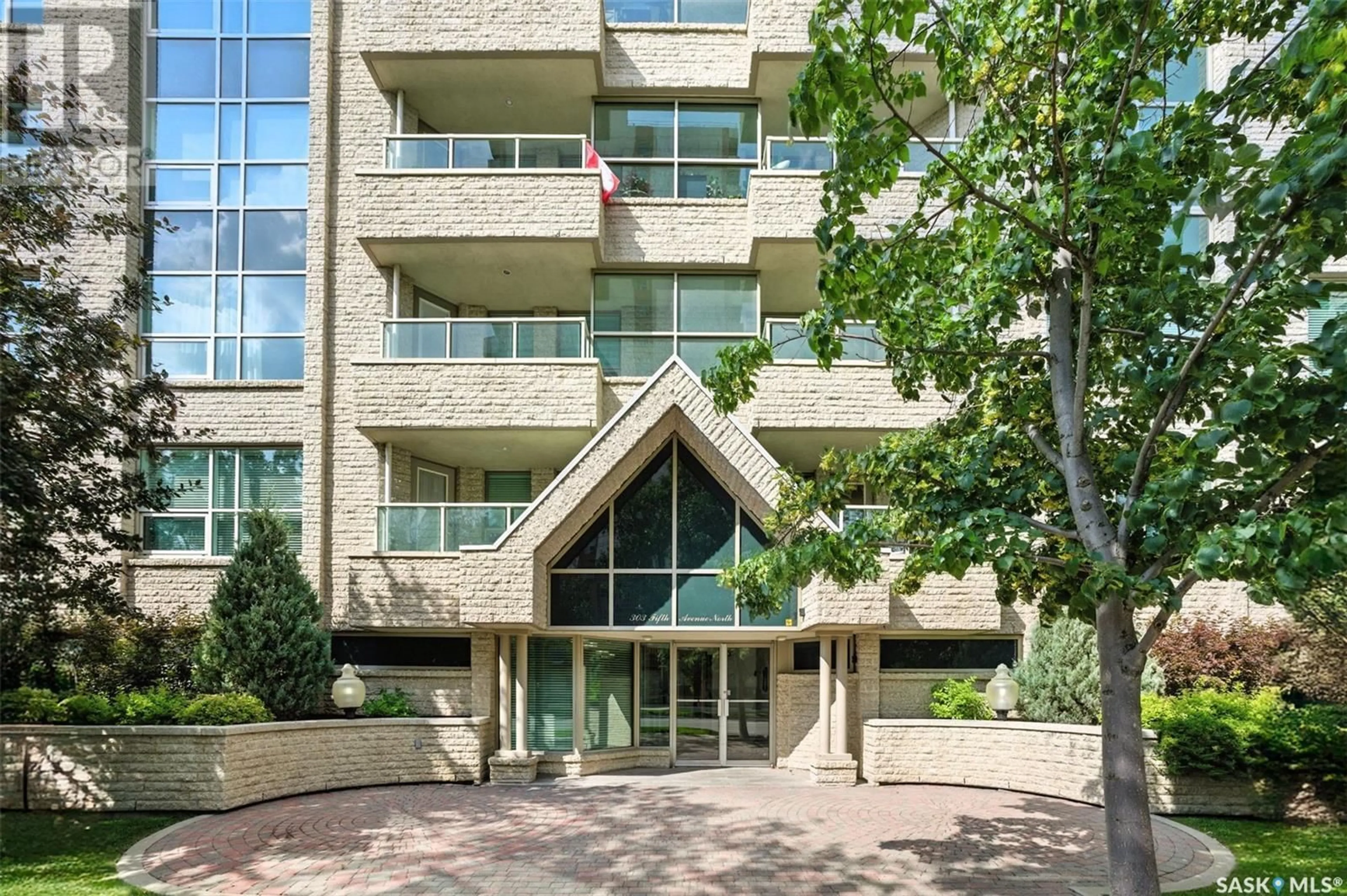 Indoor foyer for 303 - 406 5TH AVENUE, Saskatoon Saskatchewan S7K2P6