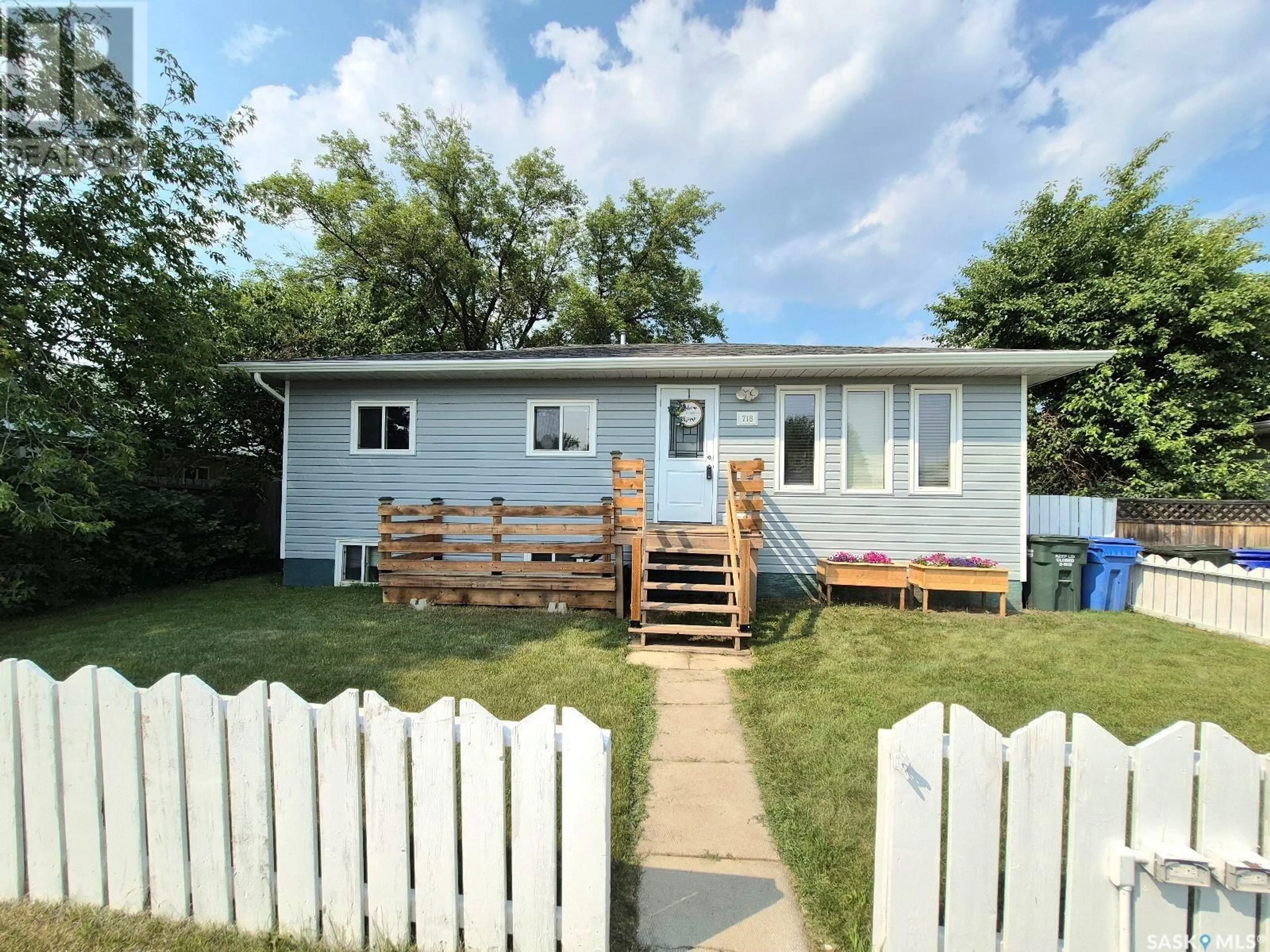 Unknown for 718 6TH STREET, Prince Albert Saskatchewan S6V0M8