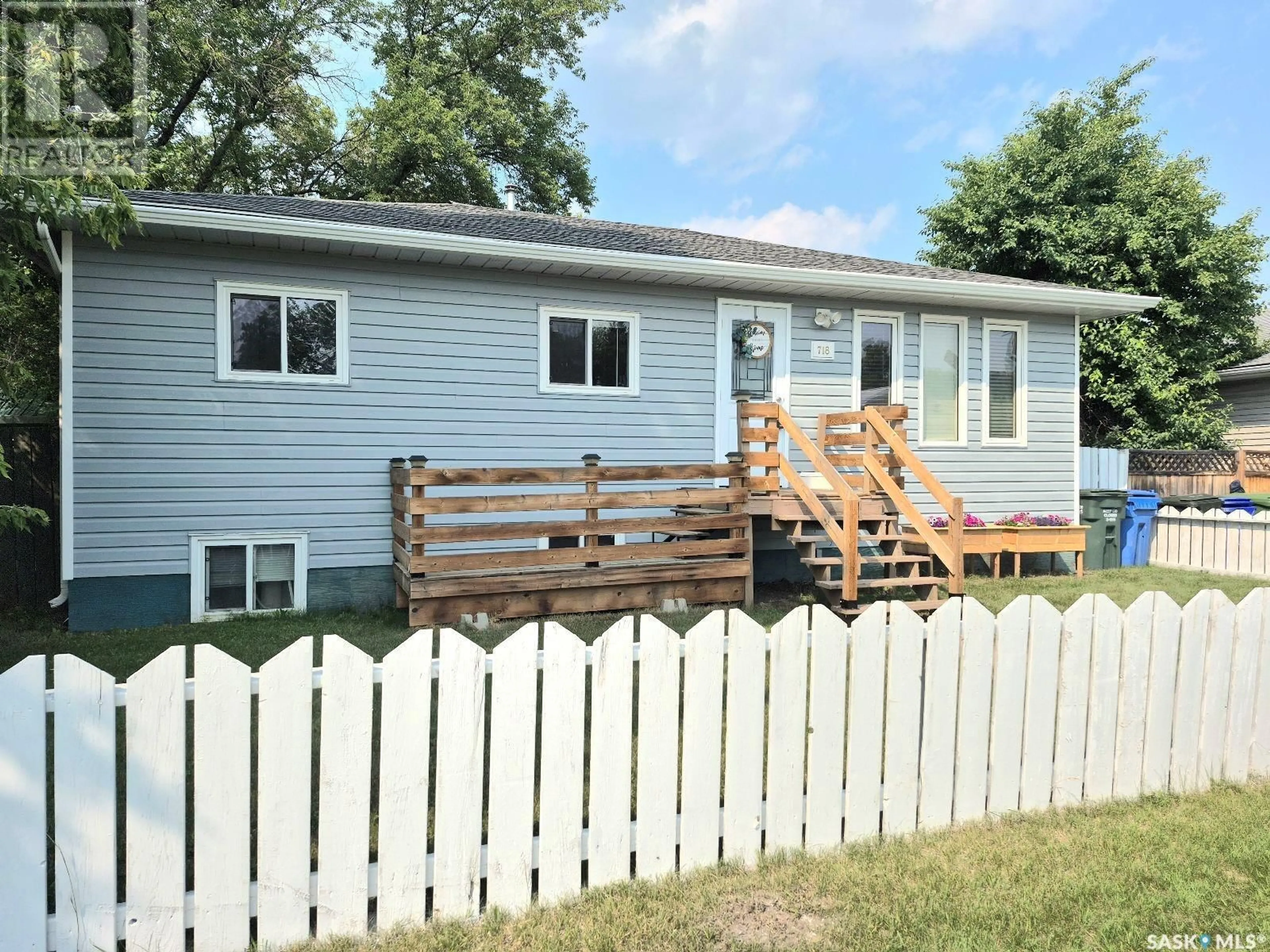Home with vinyl exterior material, unknown for 718 6TH STREET, Prince Albert Saskatchewan S6V0M8