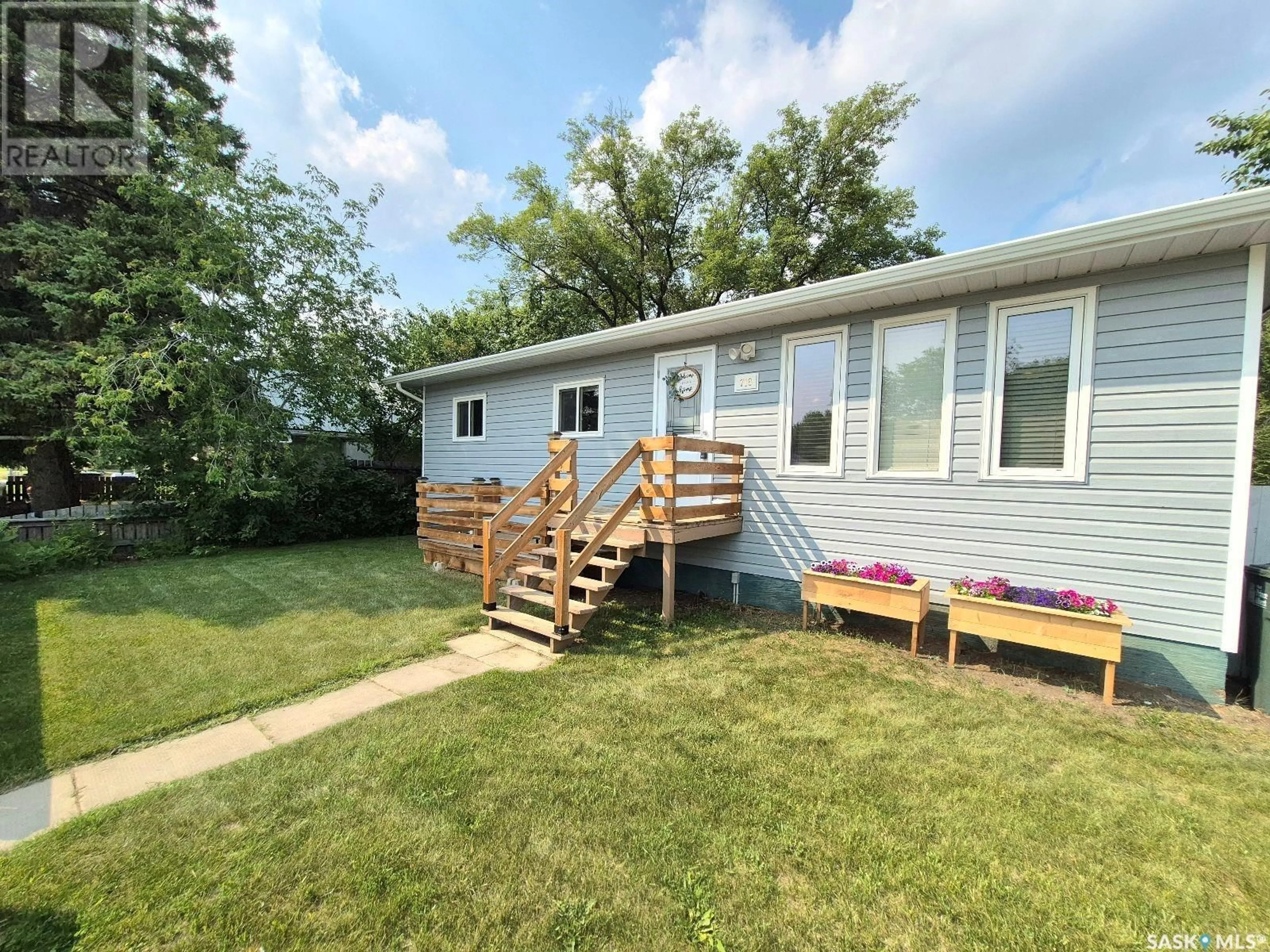 Home with vinyl exterior material, unknown for 718 6TH STREET, Prince Albert Saskatchewan S6V0M8