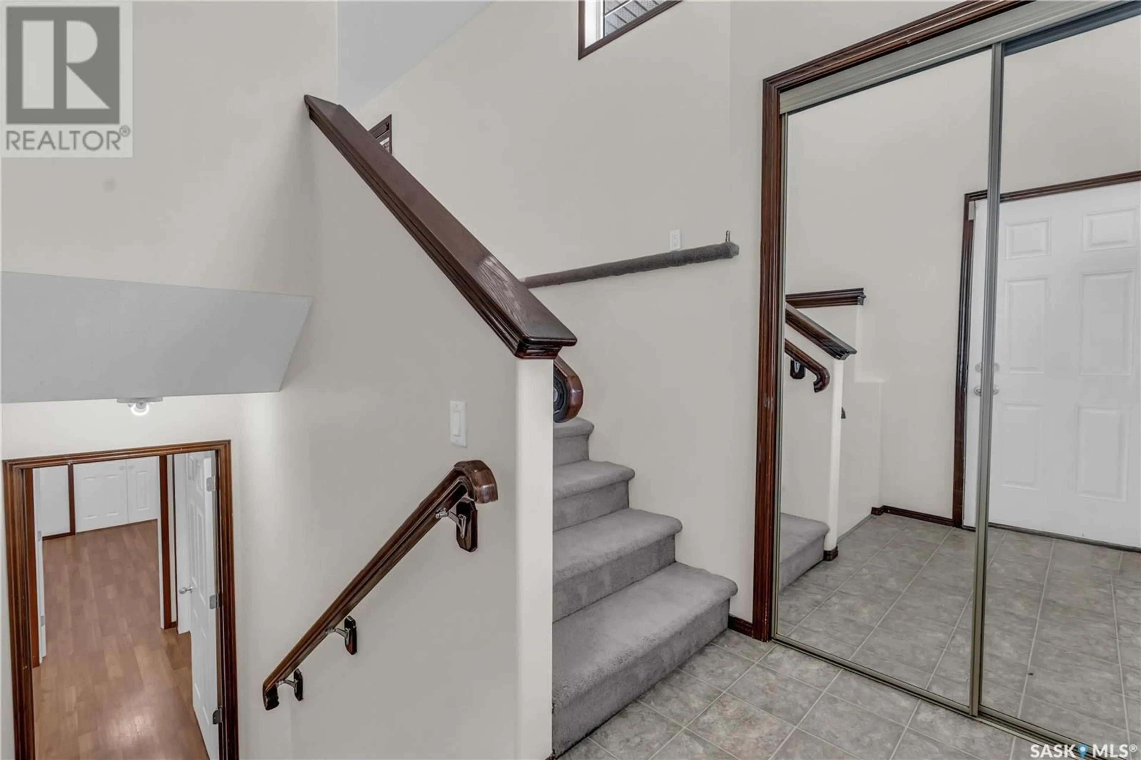 Stairs for 3481 MACLACHLAN CRESCENT, Regina Saskatchewan S4R8V2