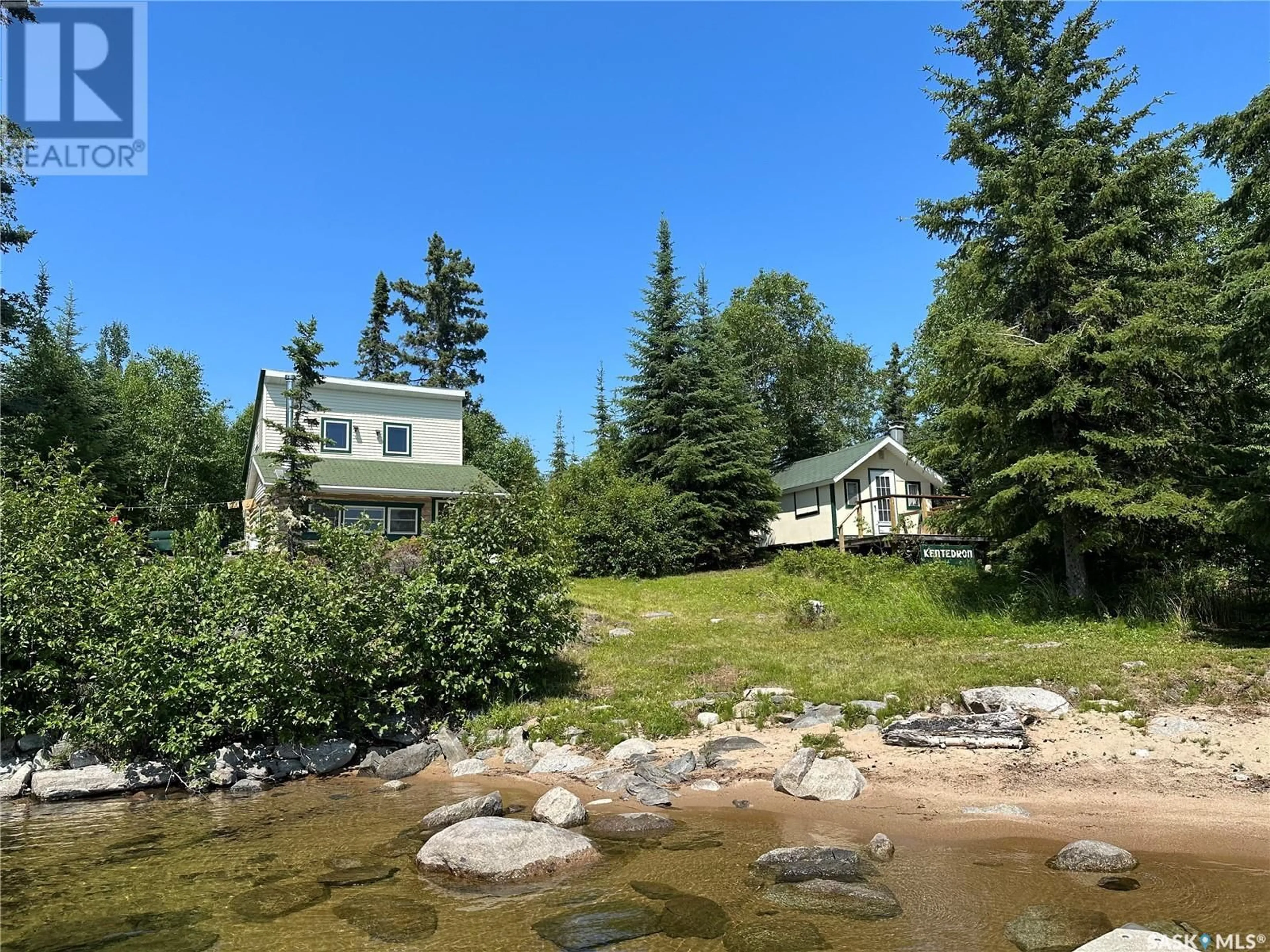A pic from outside/outdoor area/front of a property/back of a property/a pic from drone, water/lake/river/ocean view for MOYSEY ISLAND, Lac La Ronge Provincial Park Saskatchewan S0J1L0
