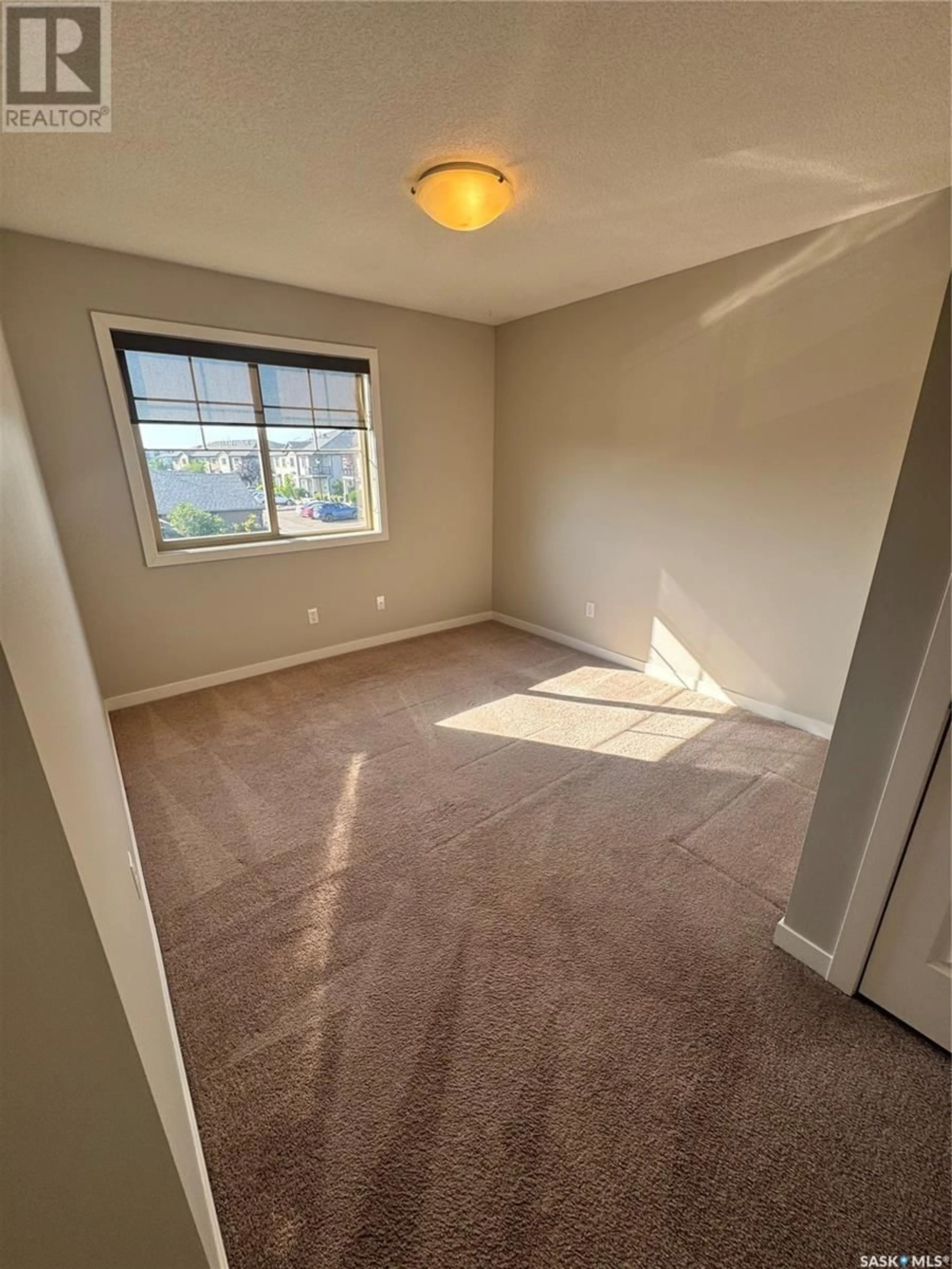 A pic of a room for 28 5019 JAMES HILL ROAD, Regina Saskatchewan S4W0B9
