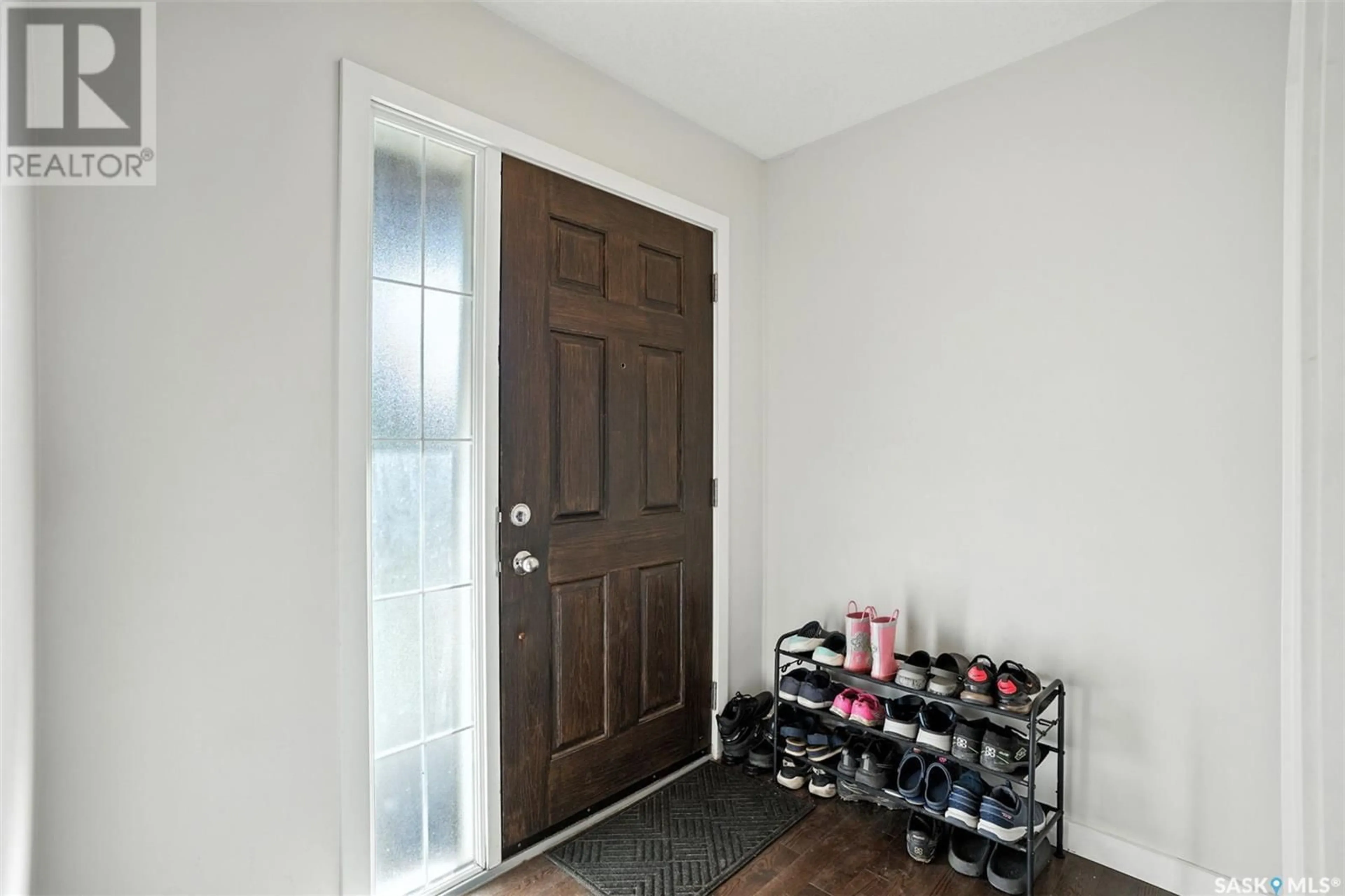 Indoor entryway for 410 - 304 LEDINGHAM WAY, Saskatoon Saskatchewan S7V0C4