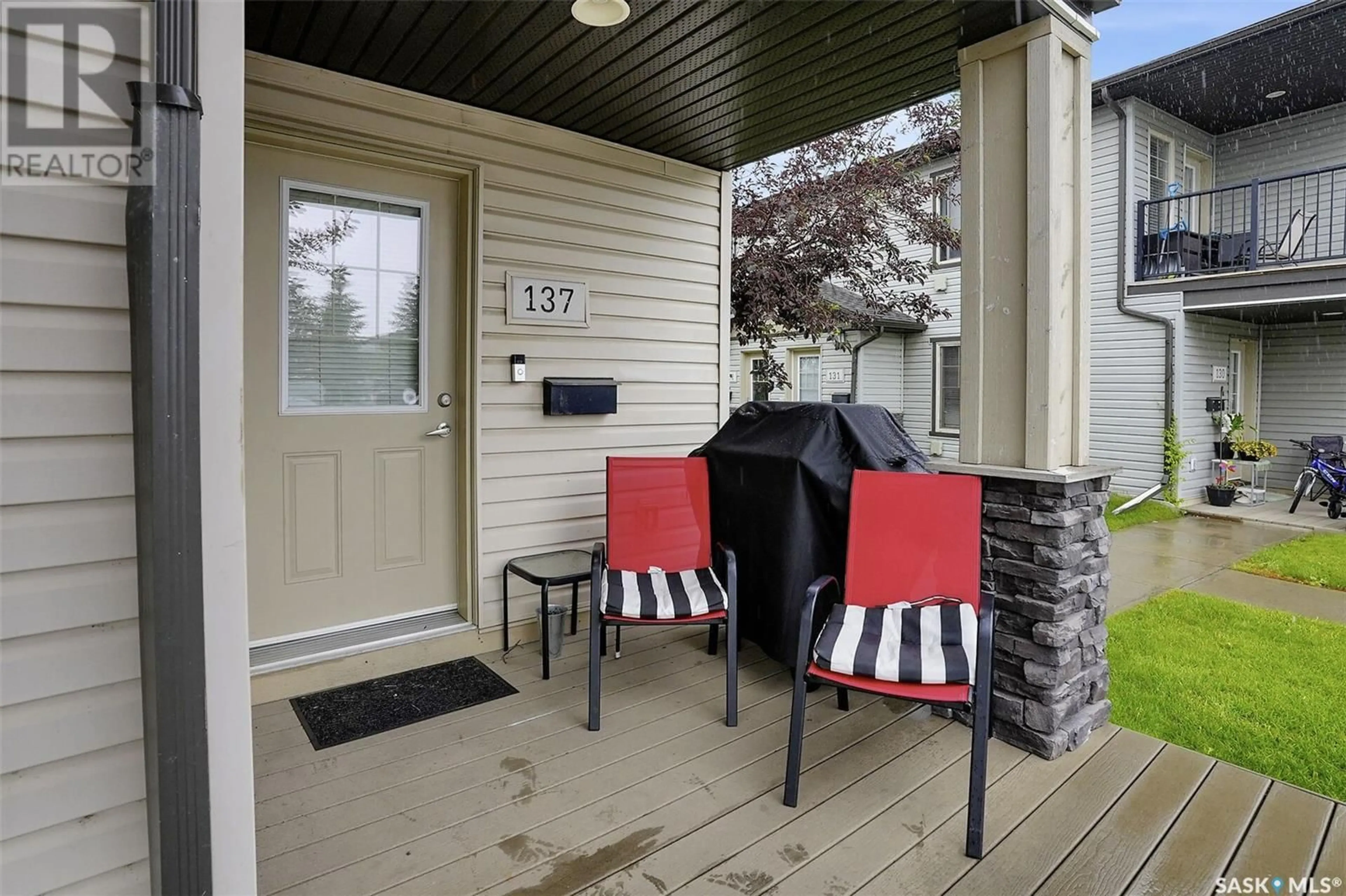 Patio, street for 137 - 5067 JAMES HILL ROAD, Regina Saskatchewan S4W0B9