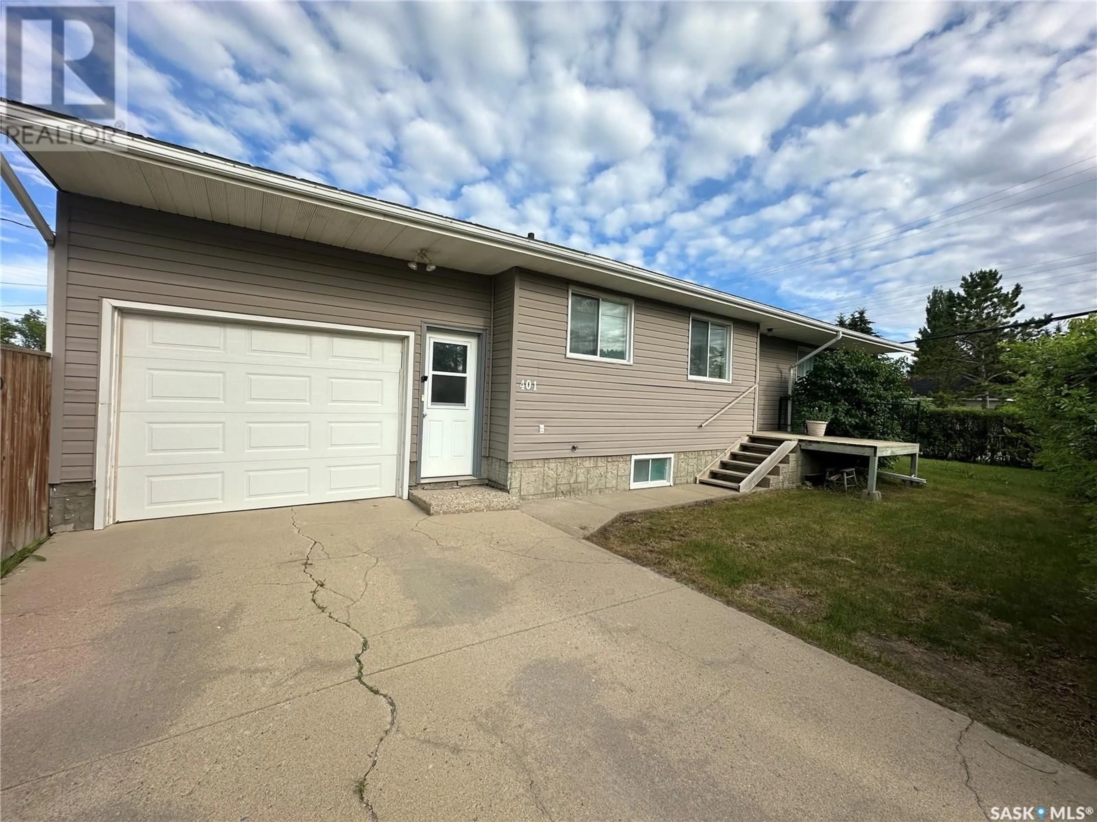 Unknown for E - 401 1ST AVENUE, Spiritwood Saskatchewan S0J2M0