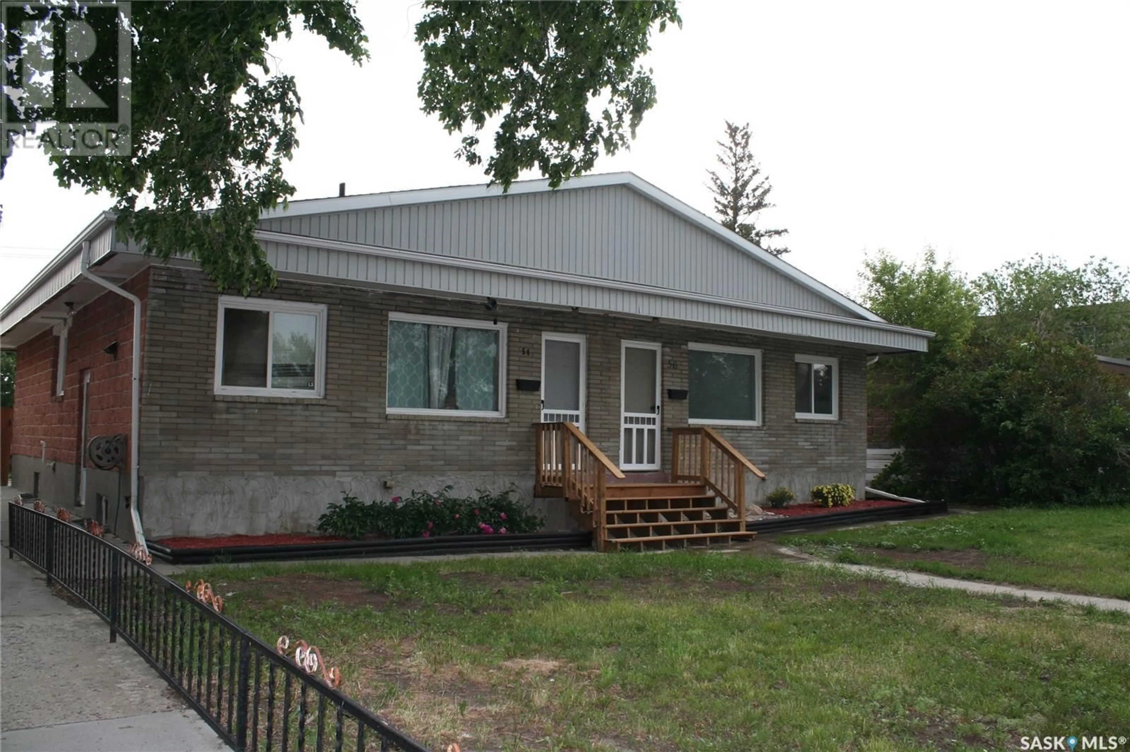 Home with vinyl exterior material, building for 54 FROOM CRESCENT, Regina Saskatchewan S4N0T9