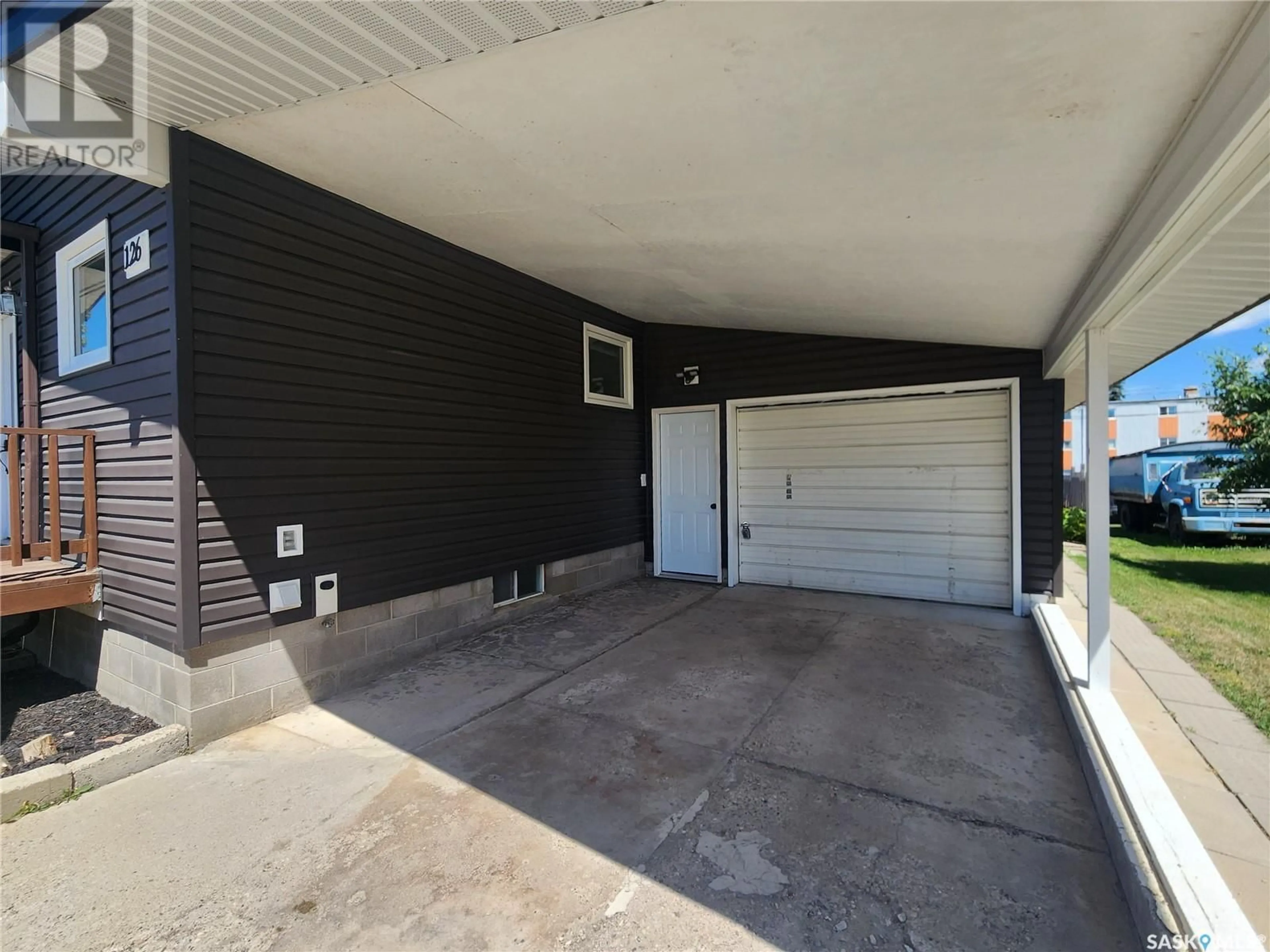 Indoor garage for 126 11TH AVENUE, Melville Saskatchewan S0A2P0