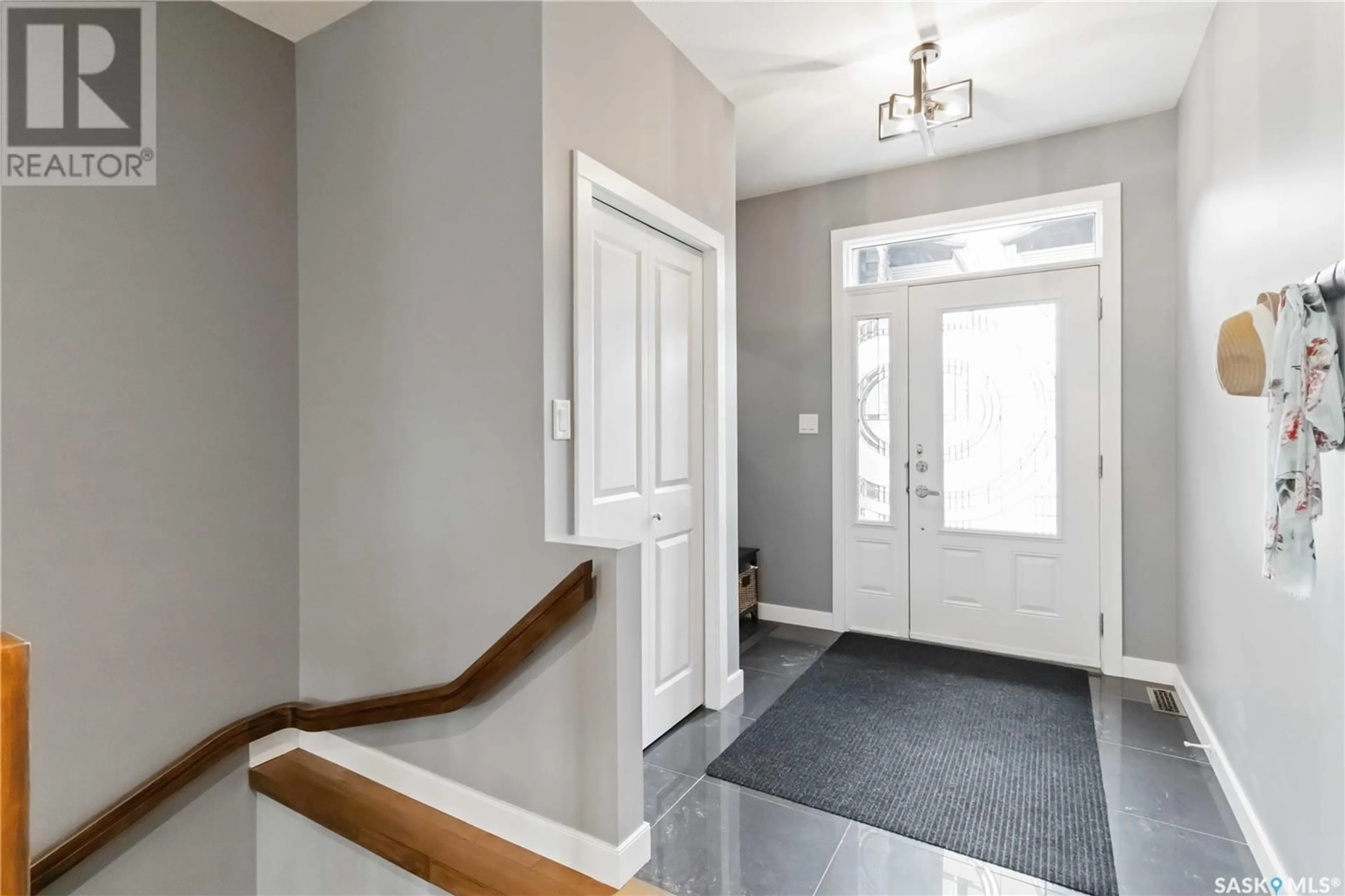 Indoor entryway for 617 REIMER ROAD, Martensville Saskatchewan S0K0A2