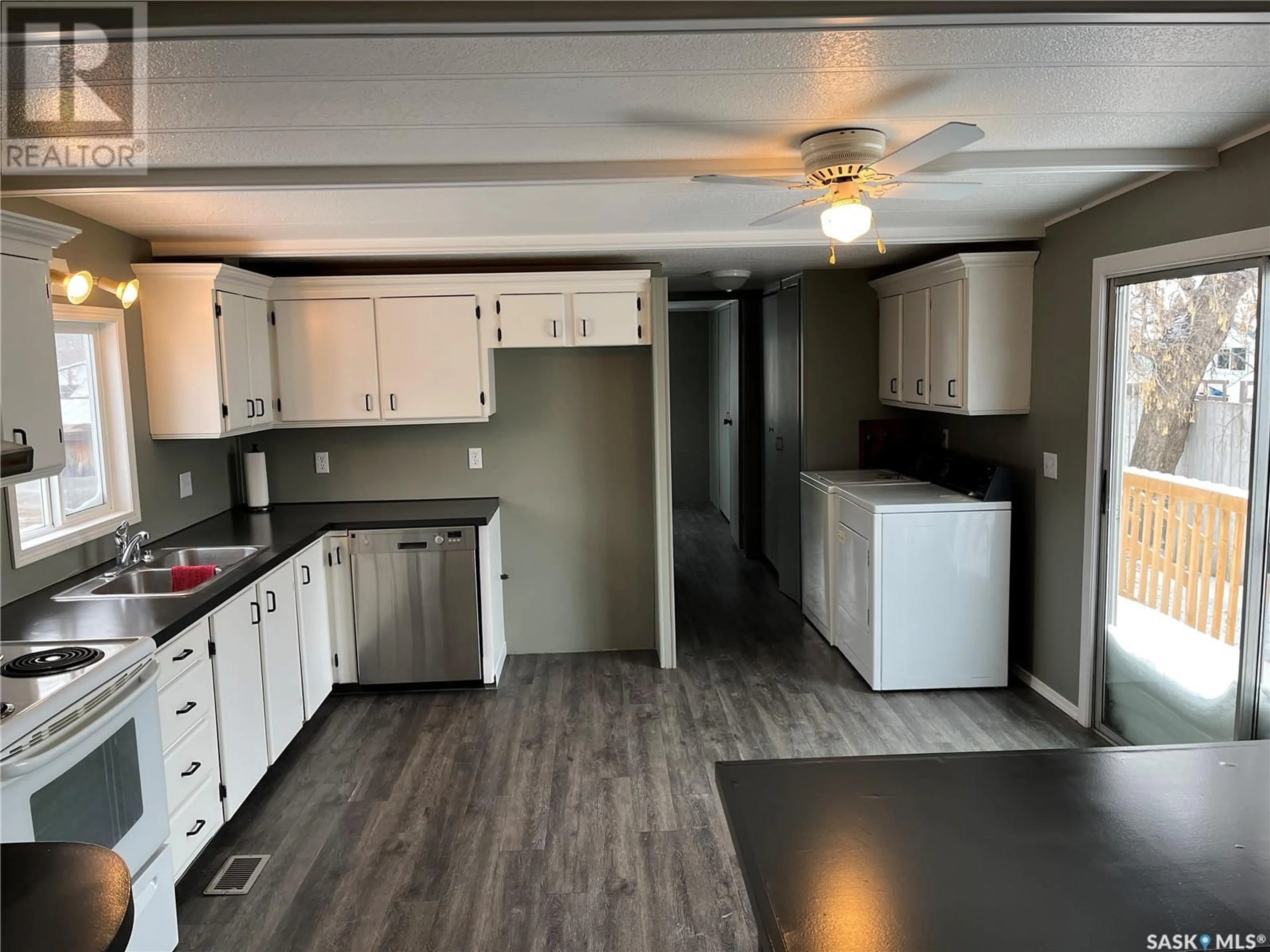 Open concept kitchen, unknown for 185 LAING CRESCENT, Weyburn Saskatchewan S4H2R8