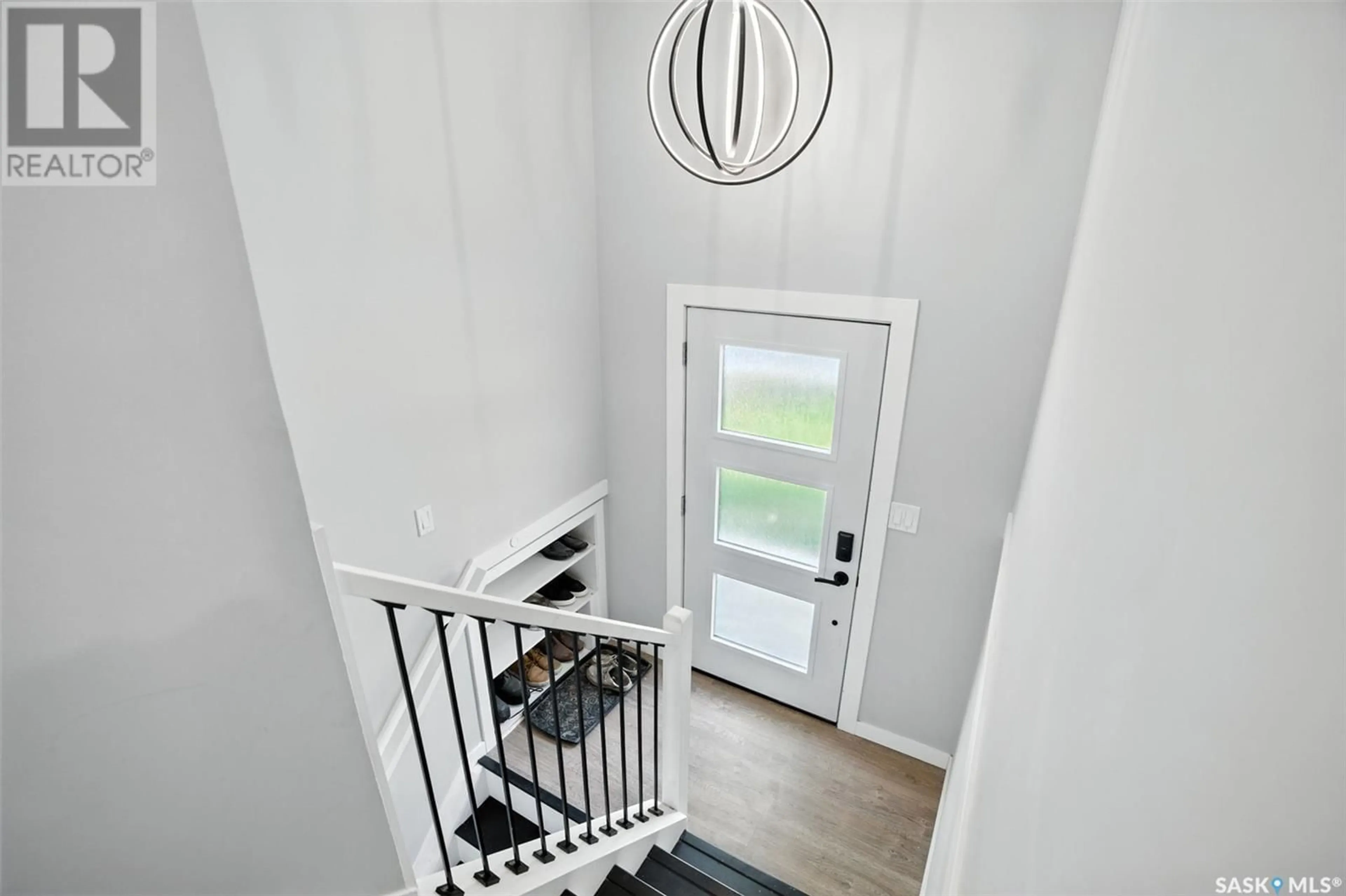 Indoor entryway for 347 SEBESTYEN CRESCENT, Saskatoon Saskatchewan S7K6W2